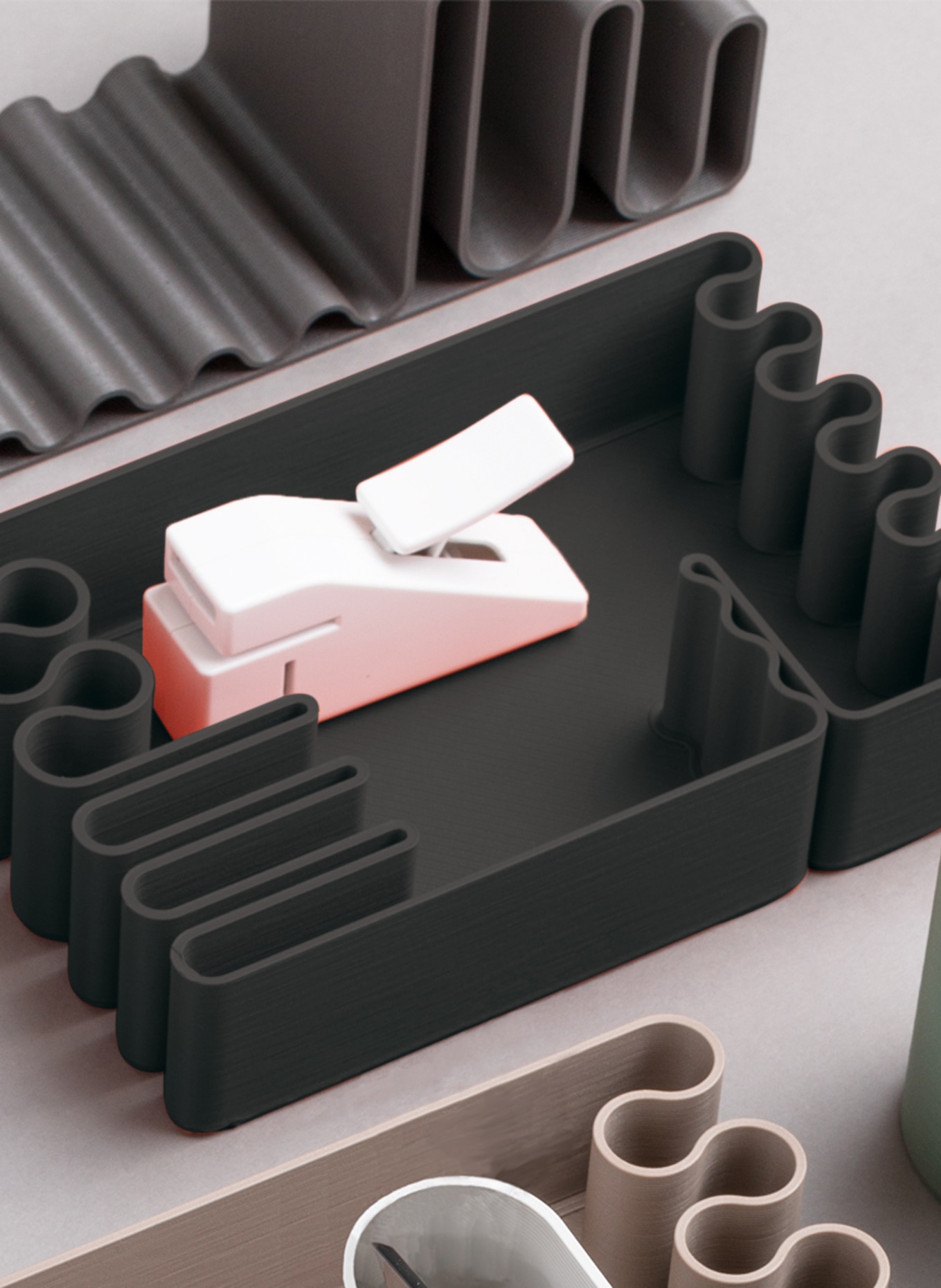 bFRIENDS bene Organizér na psací stůl BFRIENDS M: TMAVĚ ŠEDÁ