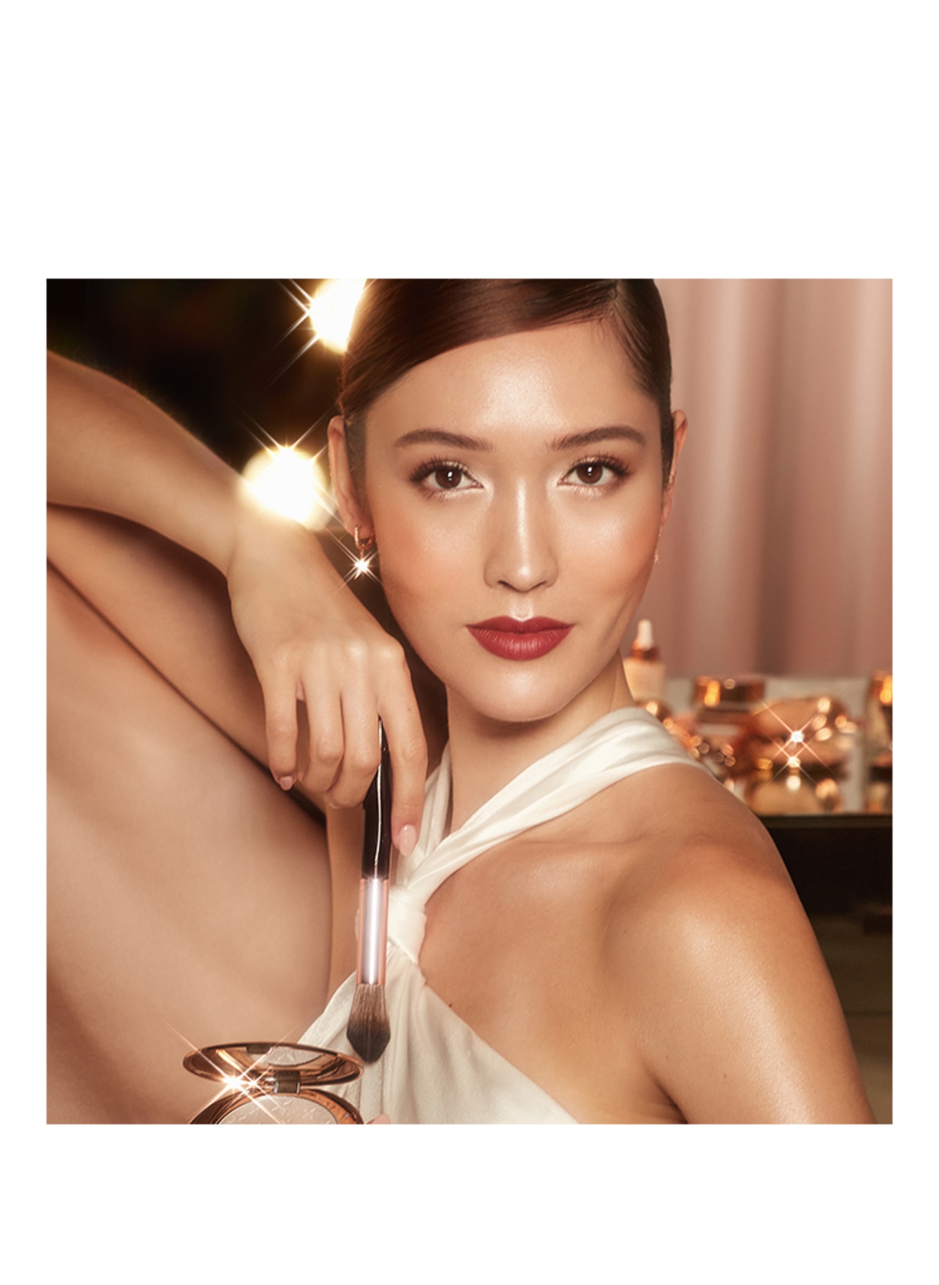 Charlotte Tilbury HOLLYWOOD GLOW GLIDE FACE ARCHITECT HIGHLIGHTER, Kolor: MOONLIT GLOW (Obrazek 5)