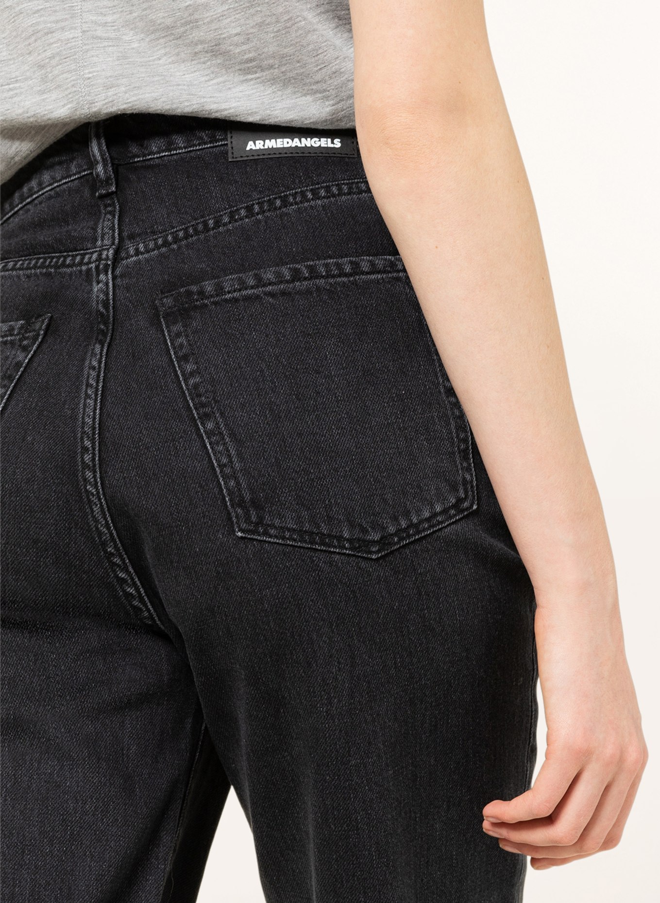 ARMEDANGELS Mom jeans MAIRAA , Color: 472 washed down black (Image 5)