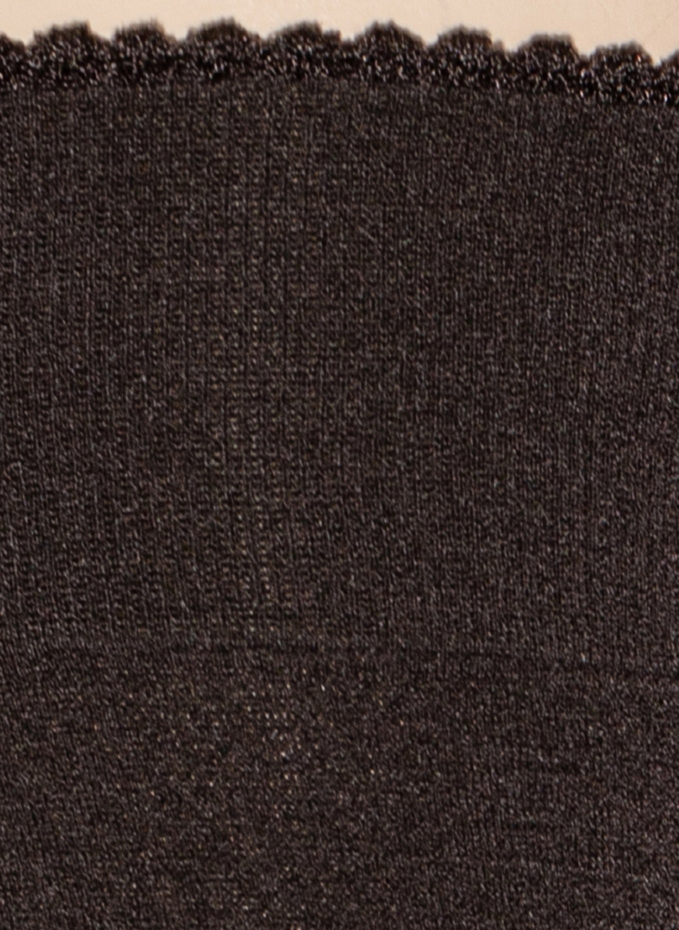 Wolford Fein-Kniestrümpfe VELVET DE LUXE, Farbe: 7212 S- NEARLY BLACK (Bild 2)