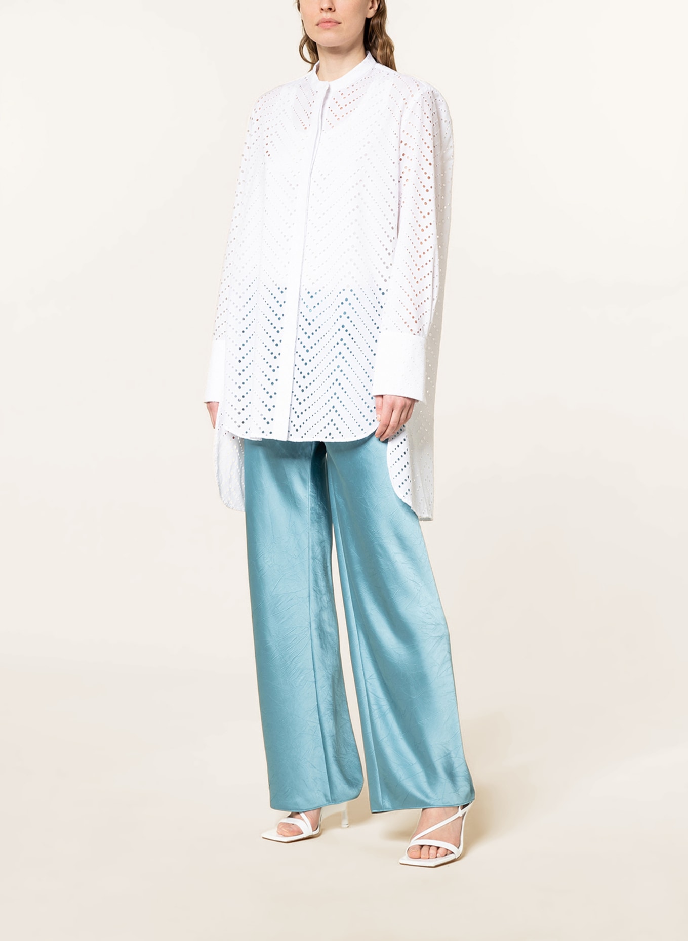 EVA MANN Bluse BERIT aus Lochspitze, Farbe: WEISS (Bild 2)