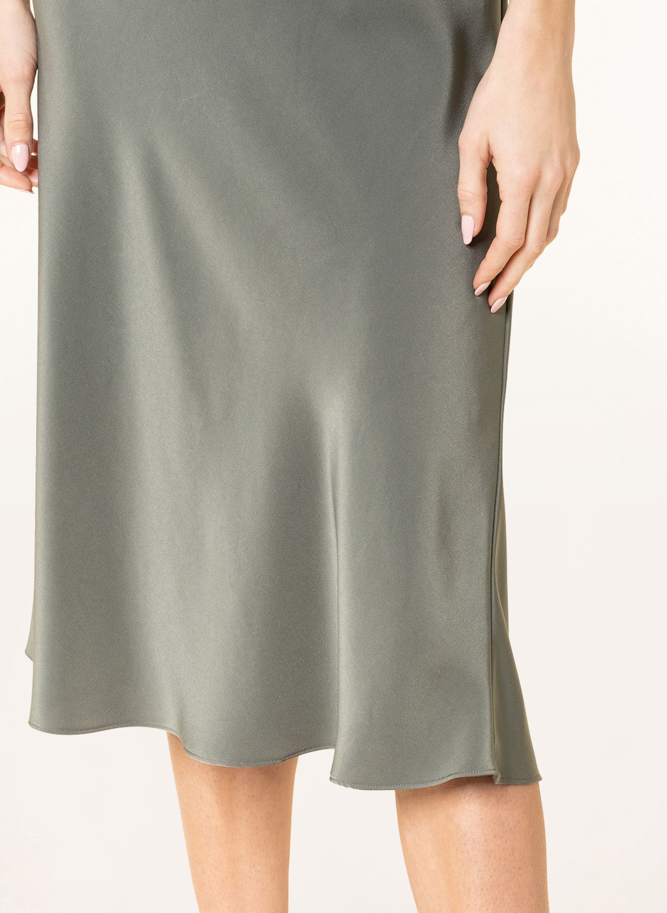 V by Vera Mont Satin skirt: OLIVE