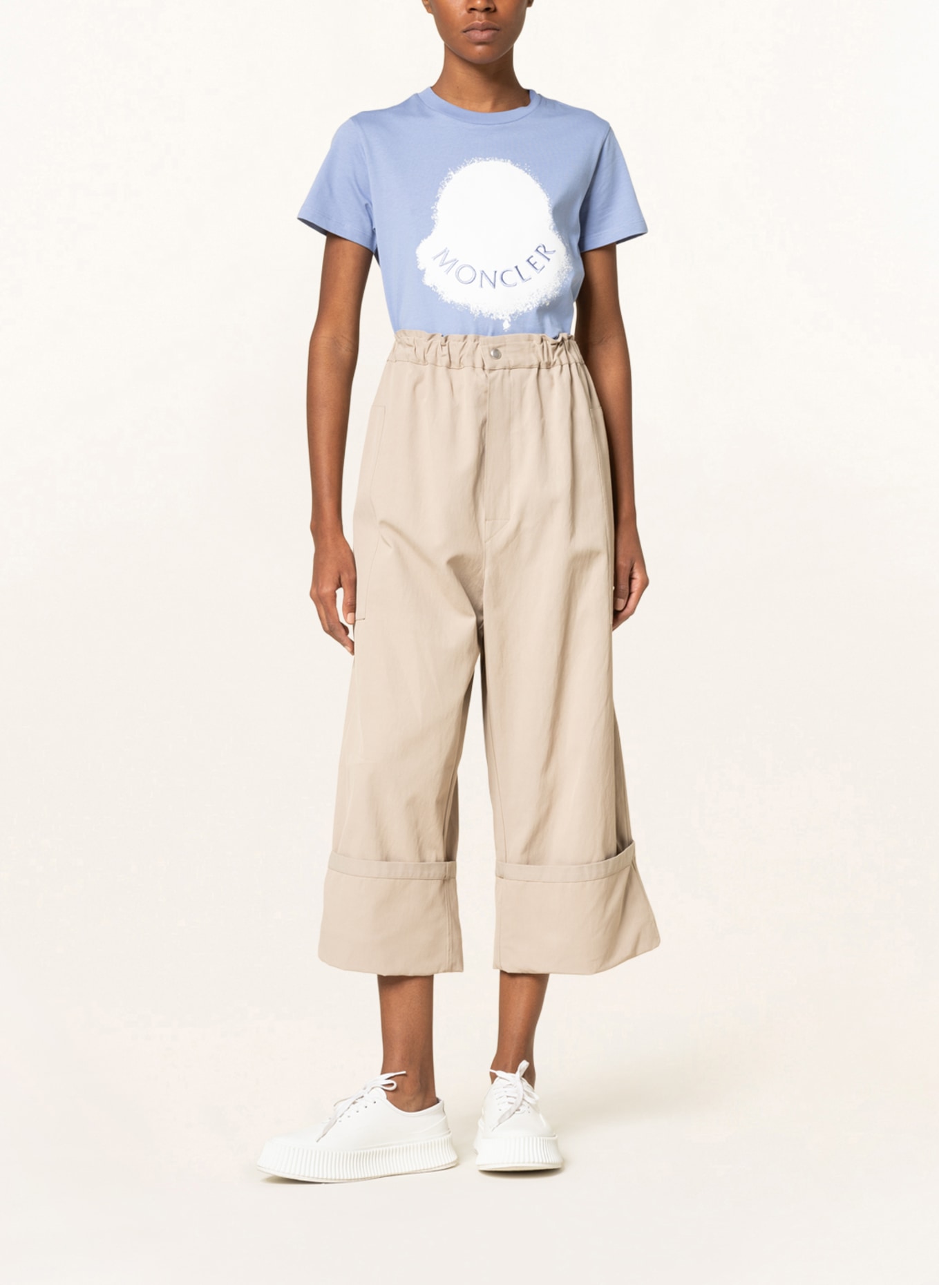 MONCLER T-Shirt mit Stickereien: HELLBLAU