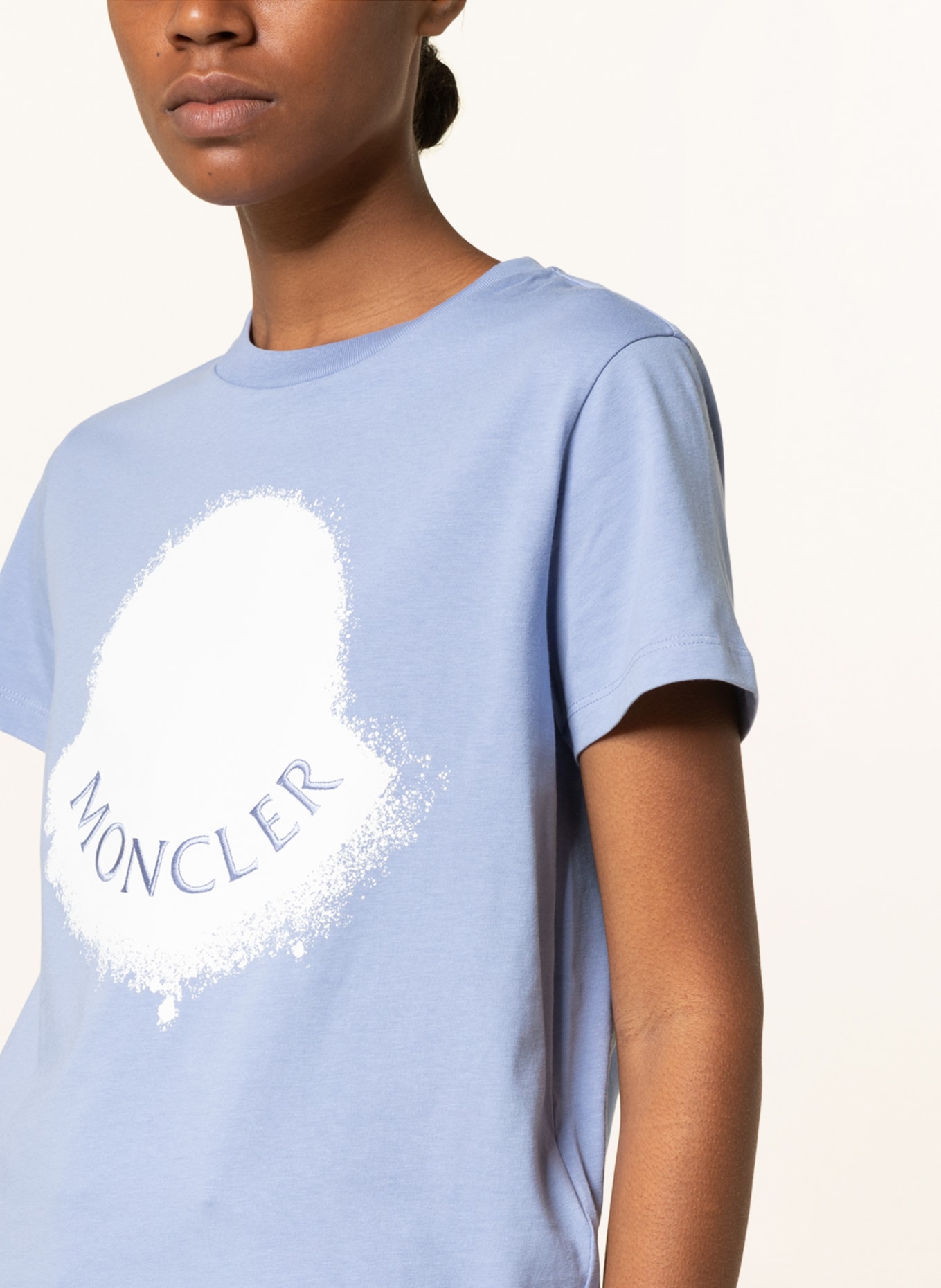 MONCLER T-Shirt mit Stickereien: HELLBLAU