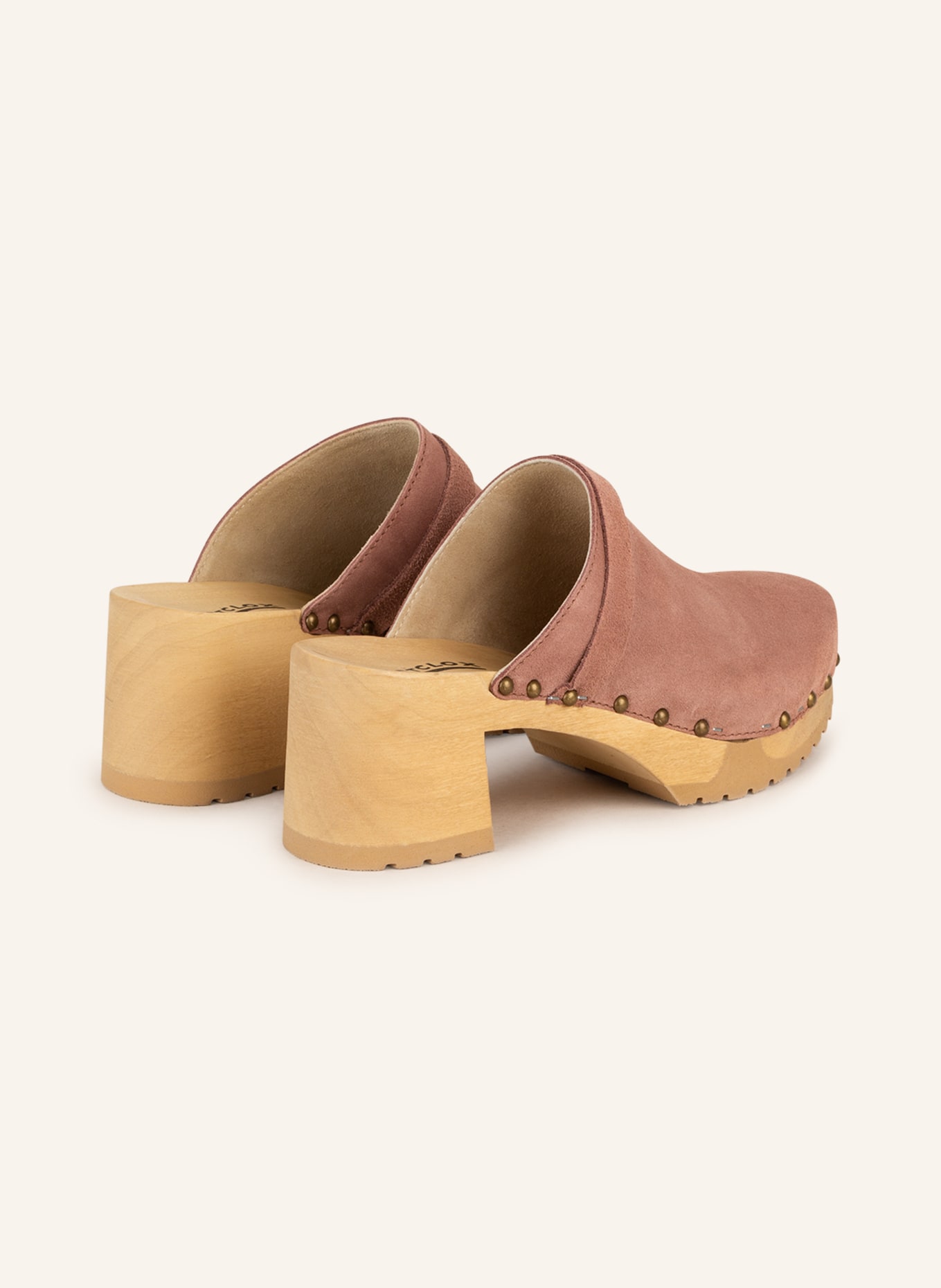 The deals ayanna clog