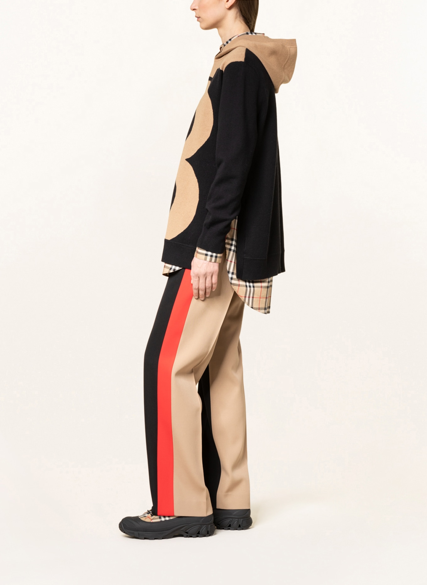 BURBERRY Oversized hoodie LINNEY with cashmere in black camel