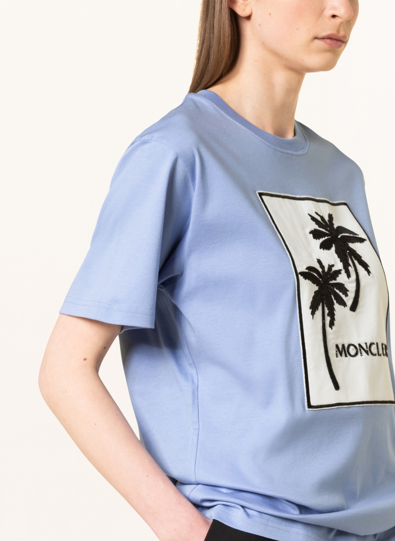 MONCLER T-shirt z obszyciem ozdobnymi kamykami i hafty, Kolor: NIEBIESKI (Obrazek 4)