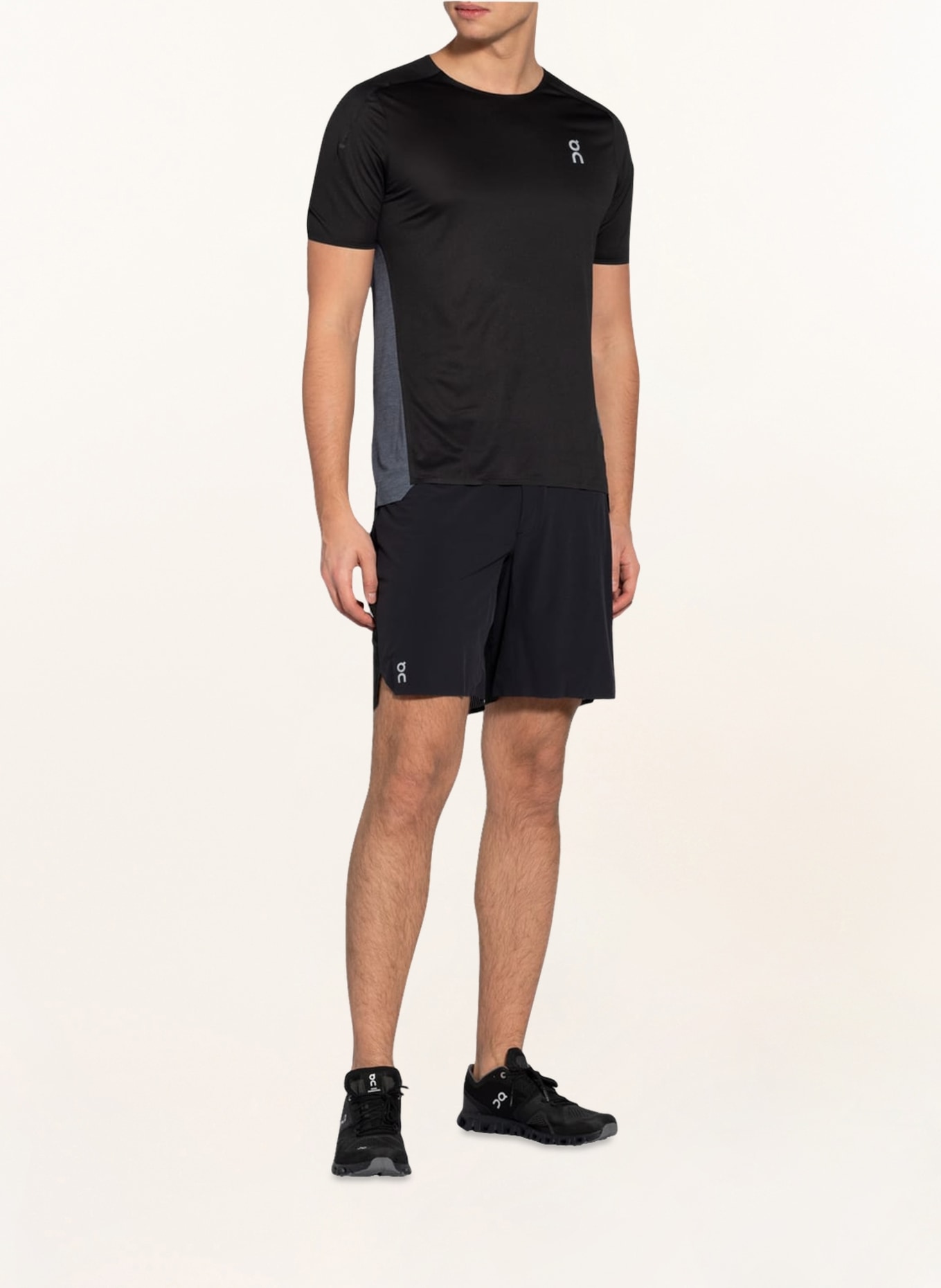 On Running shirt PERFORMANCE-T, Color: BLACK/ GRAY (Image 2)