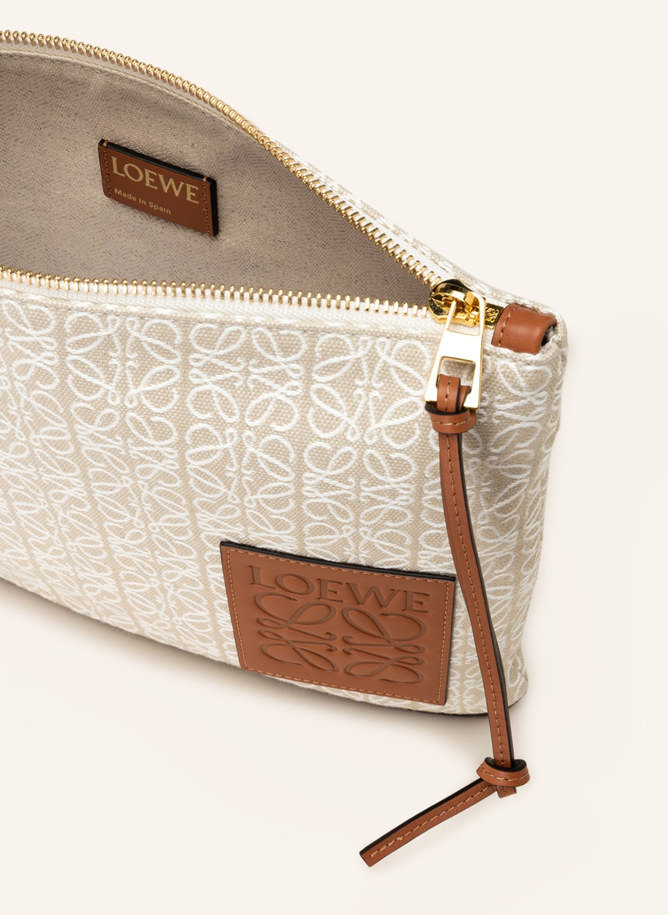 LOEWE Pouch ANAGRAM, Color: CREAM/ WHITE/ COGNAC (Image 3)