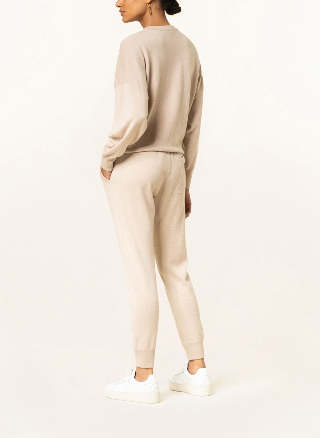 BRUNELLO CUCINELLI Knit trousers in jogger style in cashmere, Color: CAMEL (Image 3)