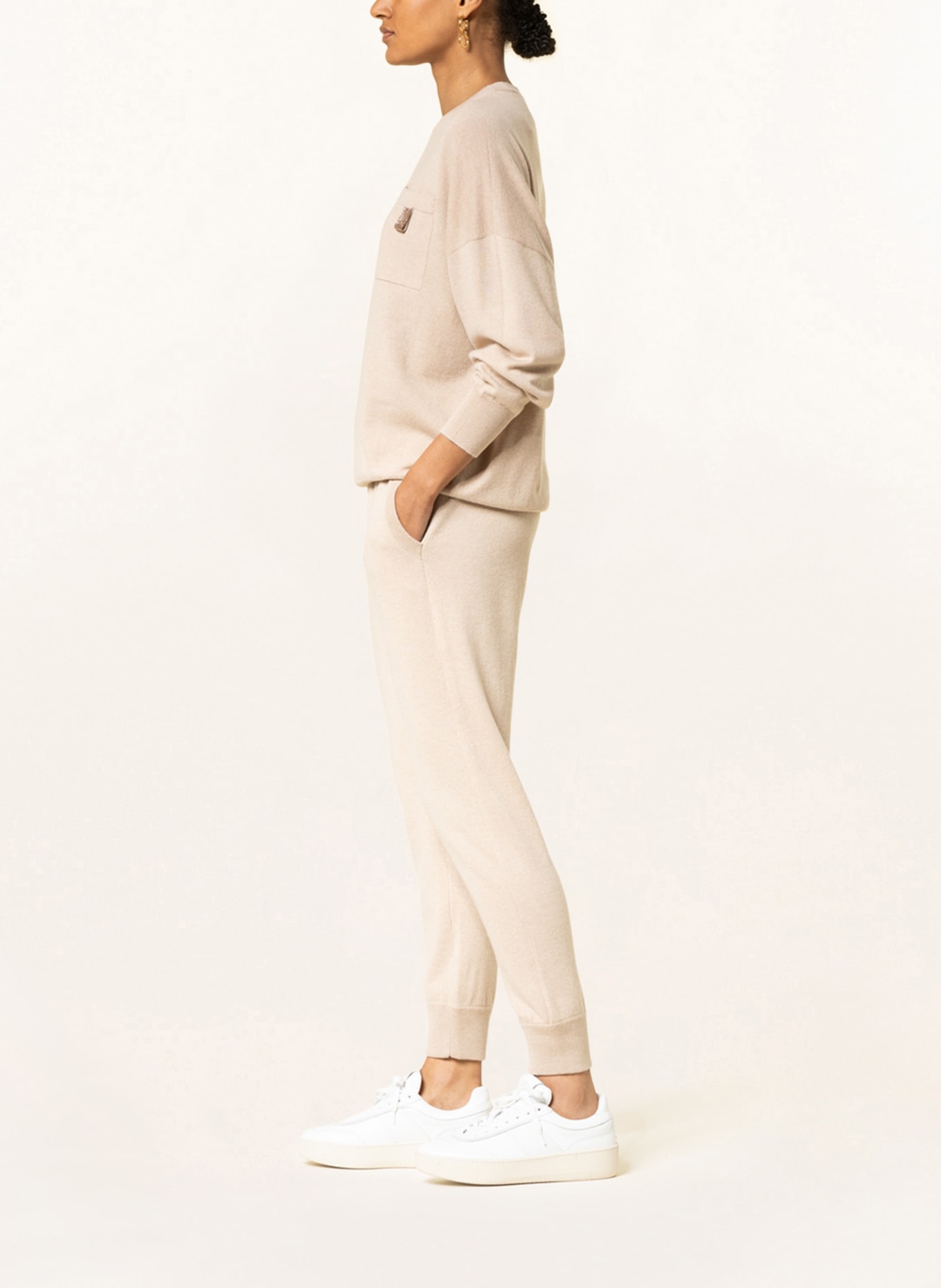 BRUNELLO CUCINELLI Knit trousers in jogger style in cashmere, Color: CAMEL (Image 4)