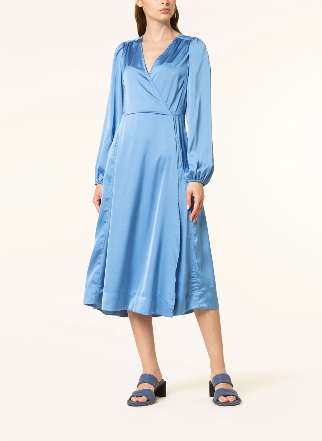 NEO NOIR Dress HANNAH in wrap look, Color: LIGHT BLUE (Image 2)