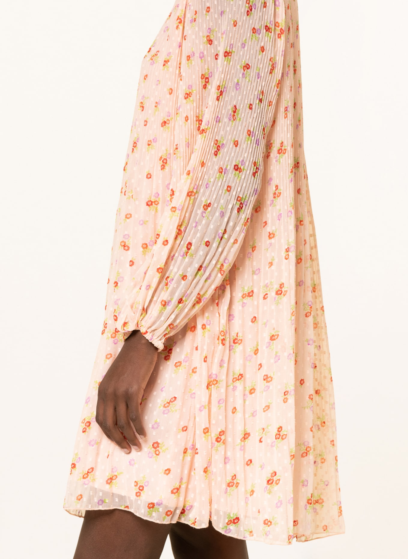 NEO NOIR Kleid PETRA mit Rüschen, Farbe: ROSÉGOLD/ ROT/ HELLLILA (Bild 4)