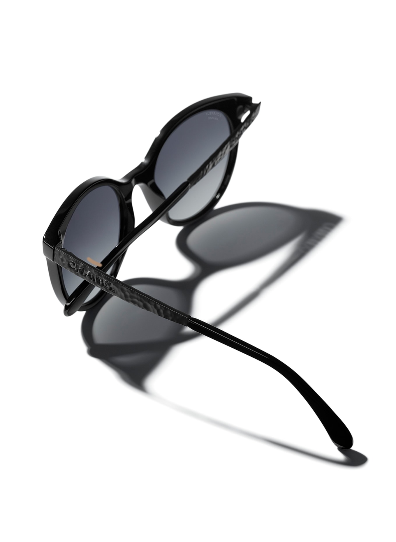 CHANEL Okrągłe okulary przeciwsłoneczne, Kolor: C888S8 – CZARNY / SZARY GRADIENT (Obrazek 4)