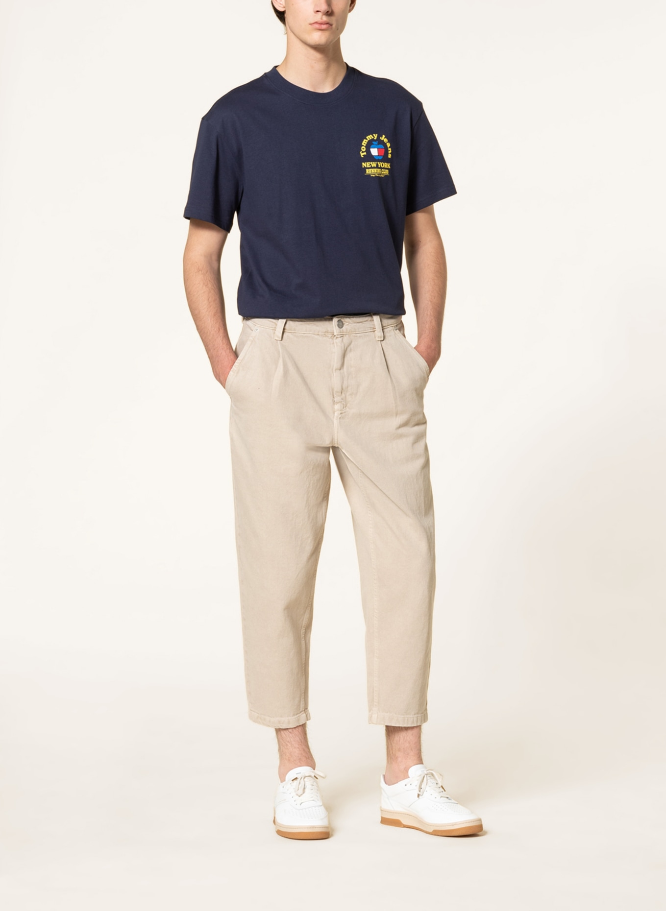 TOMMY JEANS Chinos tapered fit with cropped leg length, Color: CREAM (Image 2)