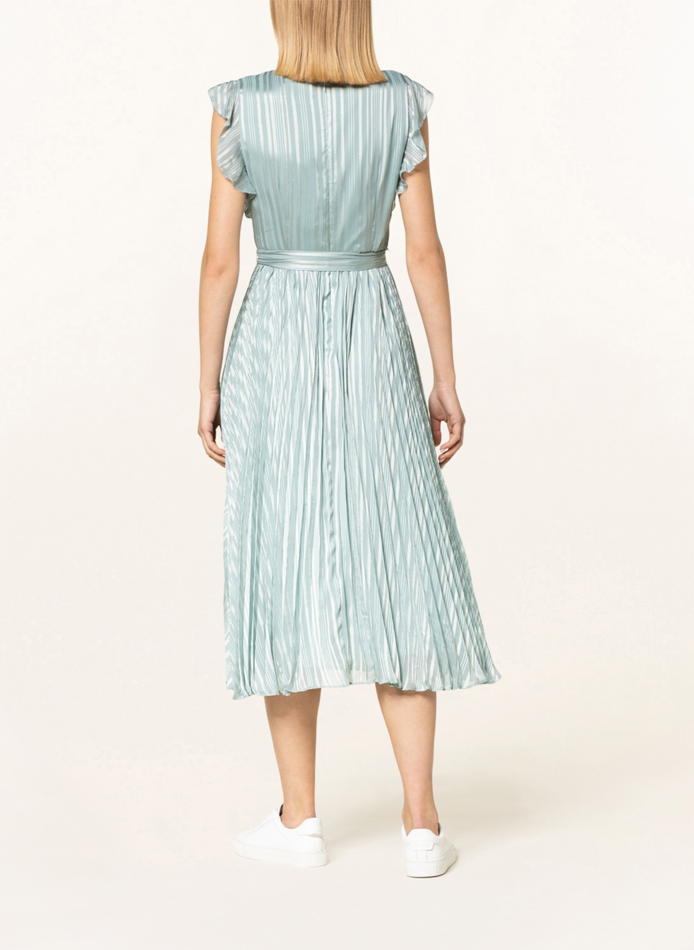 Phase Eight Sukienka plisowana CARMELLA z błyszczącą przędzą i wolantami, Kolor: JASNONIEBIESKI (Obrazek 3)
