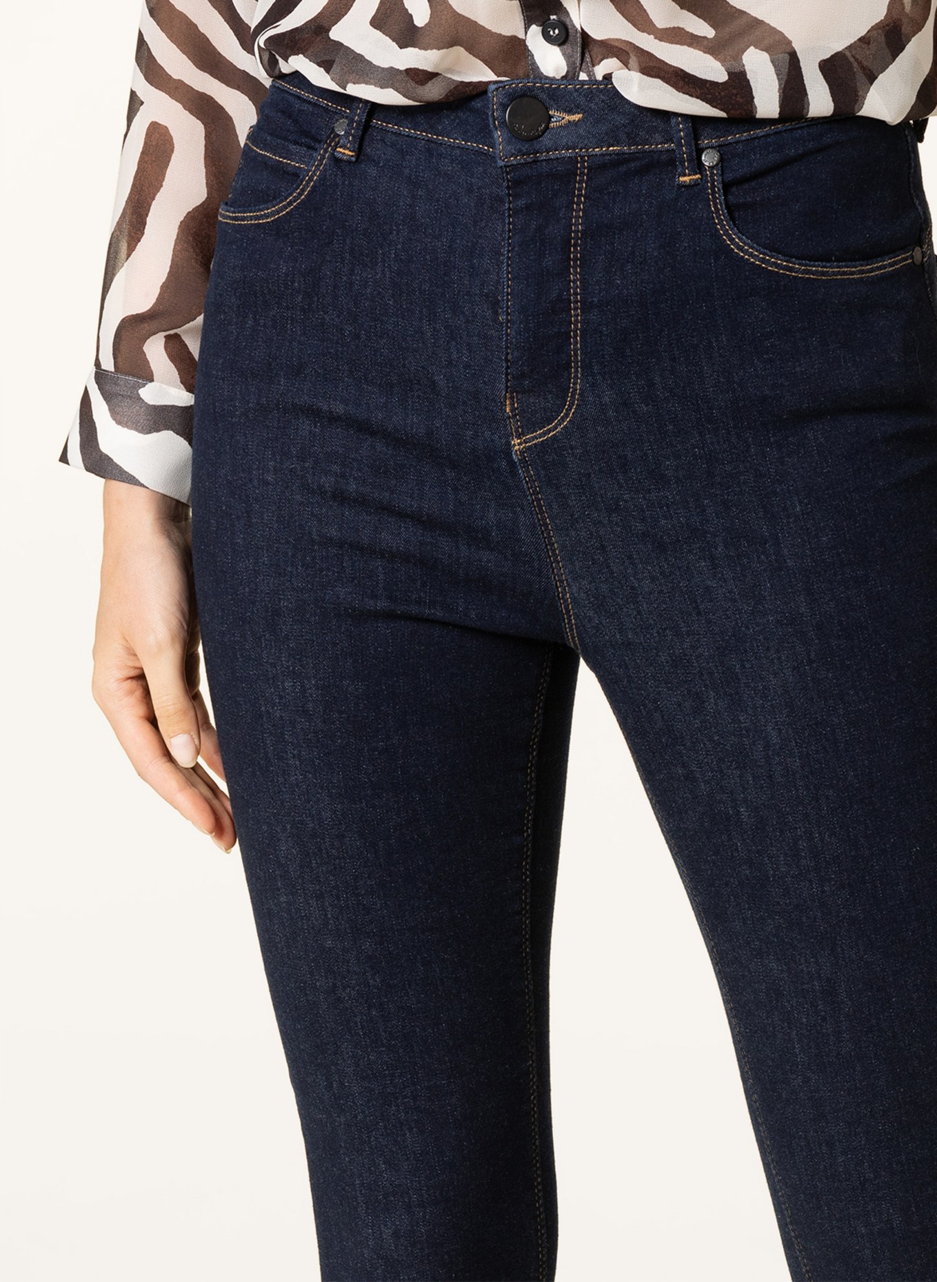 Phase Eight Skinny jeans AMINA , Color: 050 BLACK (Image 5)