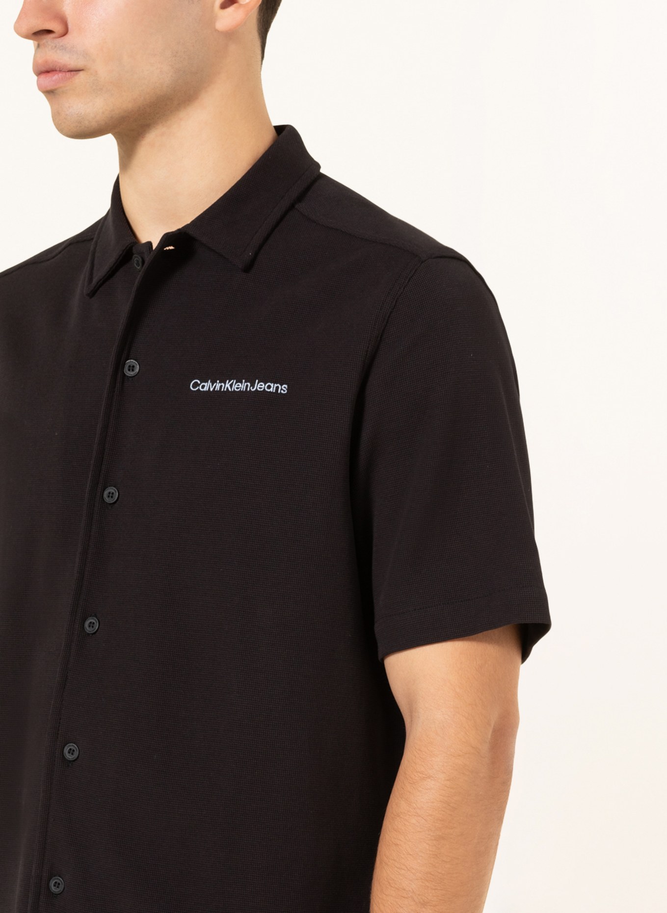 Calvin Klein Jeans Short sleeve shirt relaxed fit, Color: BLACK (Image 4)