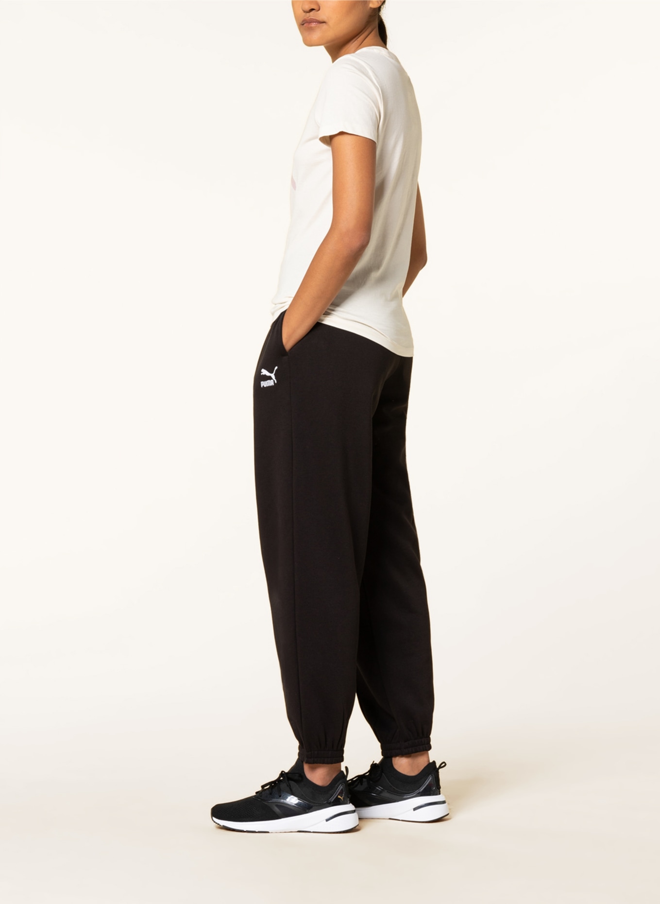 PUMA Sweatpants CLASSICS, Color: BLACK (Image 4)
