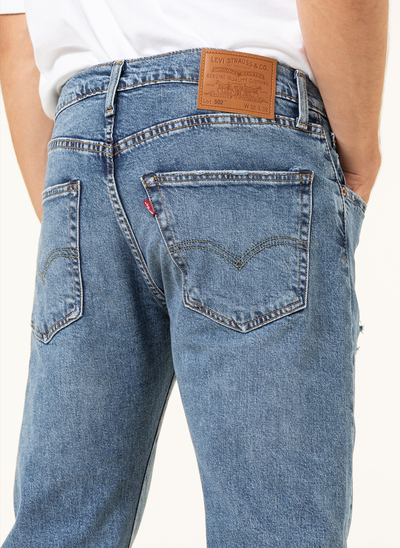 Levi's® Destroyed Jeans 502 Tapered Fit, Farbe: 00 Dark Indigo - Worn In (Bild 5)