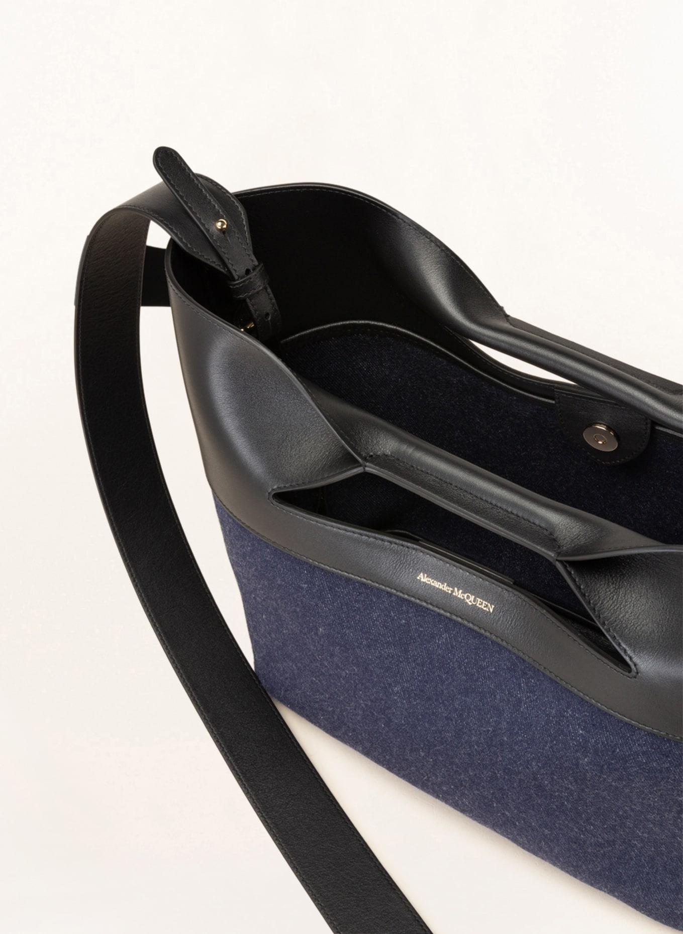Alexander McQUEEN Handbag THE BOW SMALL, Color: BLACK/ DARK BLUE (Image 3)
