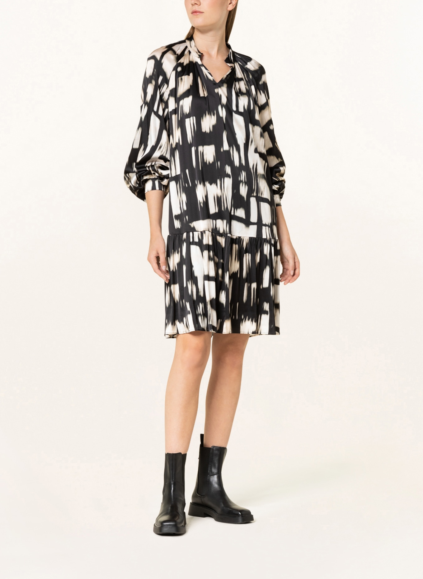 LOUIS and MIA Dress with frills, Color: BLACK/ CREAM (Image 2)
