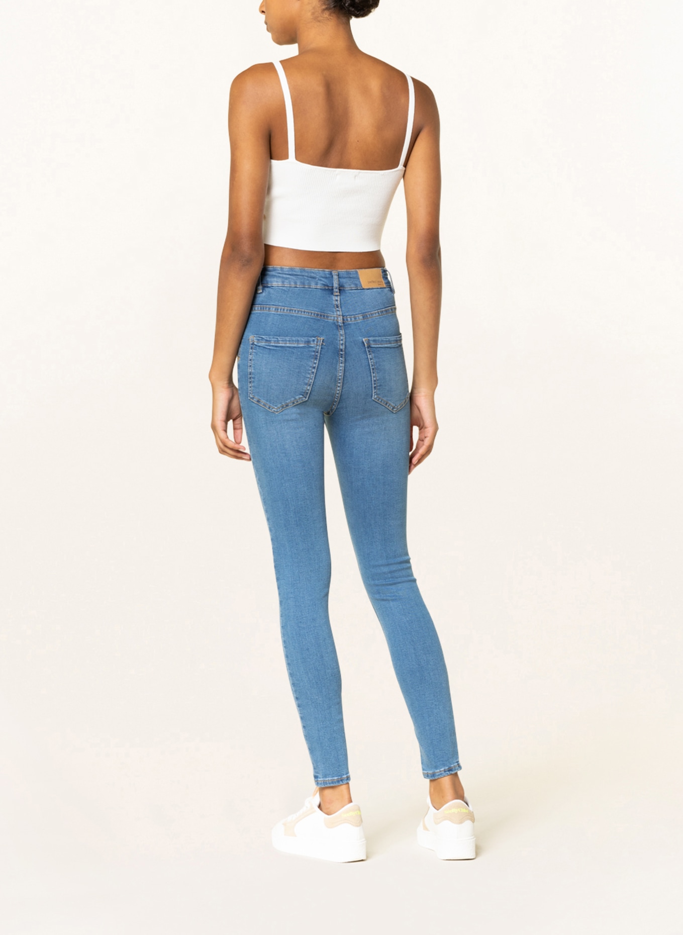 gina tricot Skinny Jeans MOLLY, Farbe: 5545 mid blue g (Bild 3)
