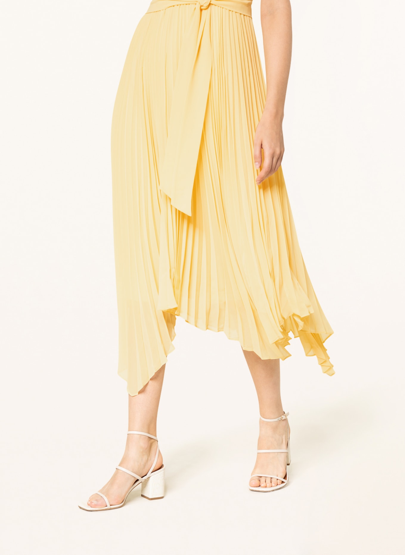 Phase Eight Pleated dress DATRITA in wrap look , Color: YELLOW (Image 4)