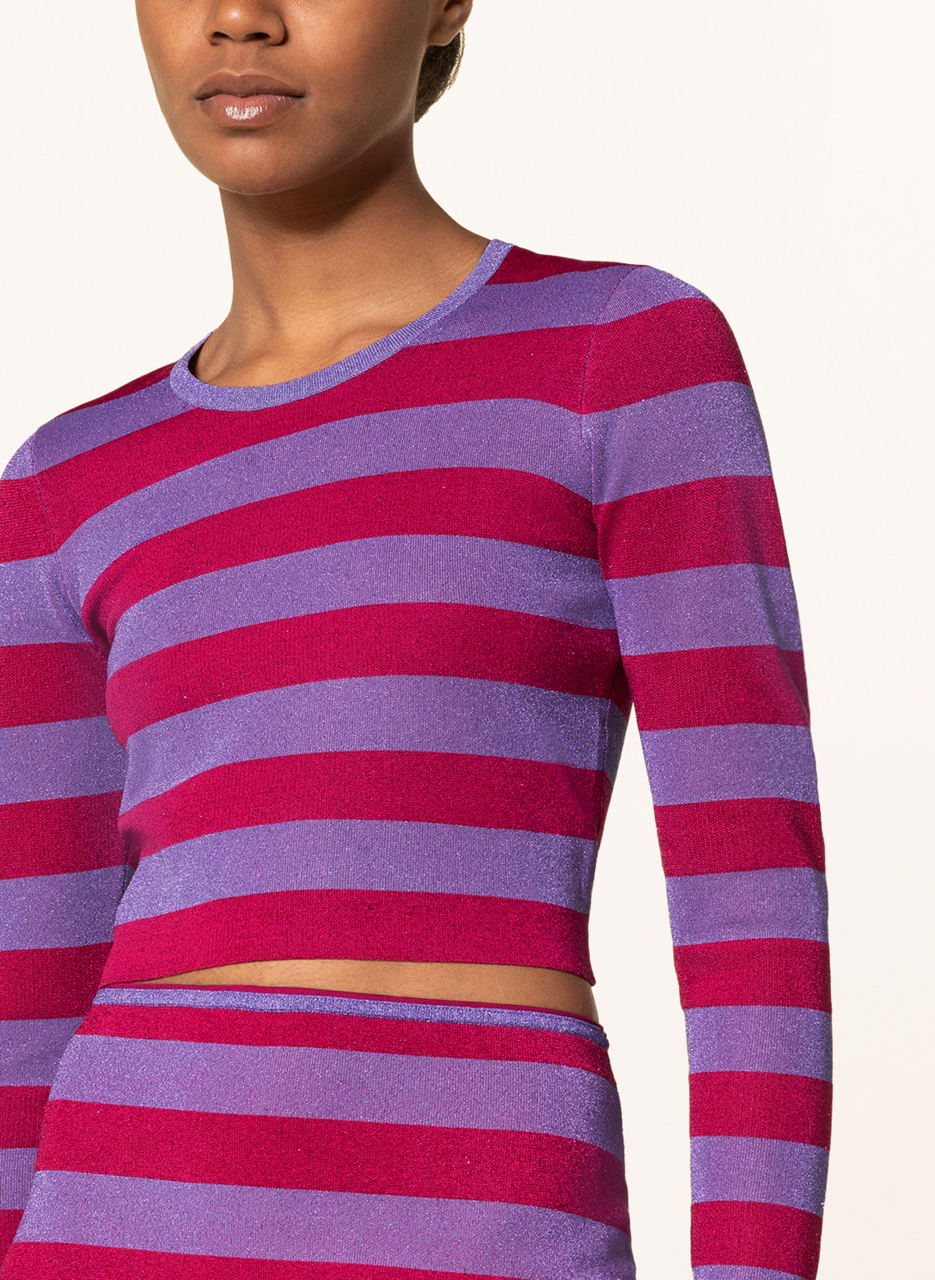 BAUM UND PFERDGARTEN Cropped knit shirt CHANEY with glitter thread, Color: RED/ PURPLE (Image 4)
