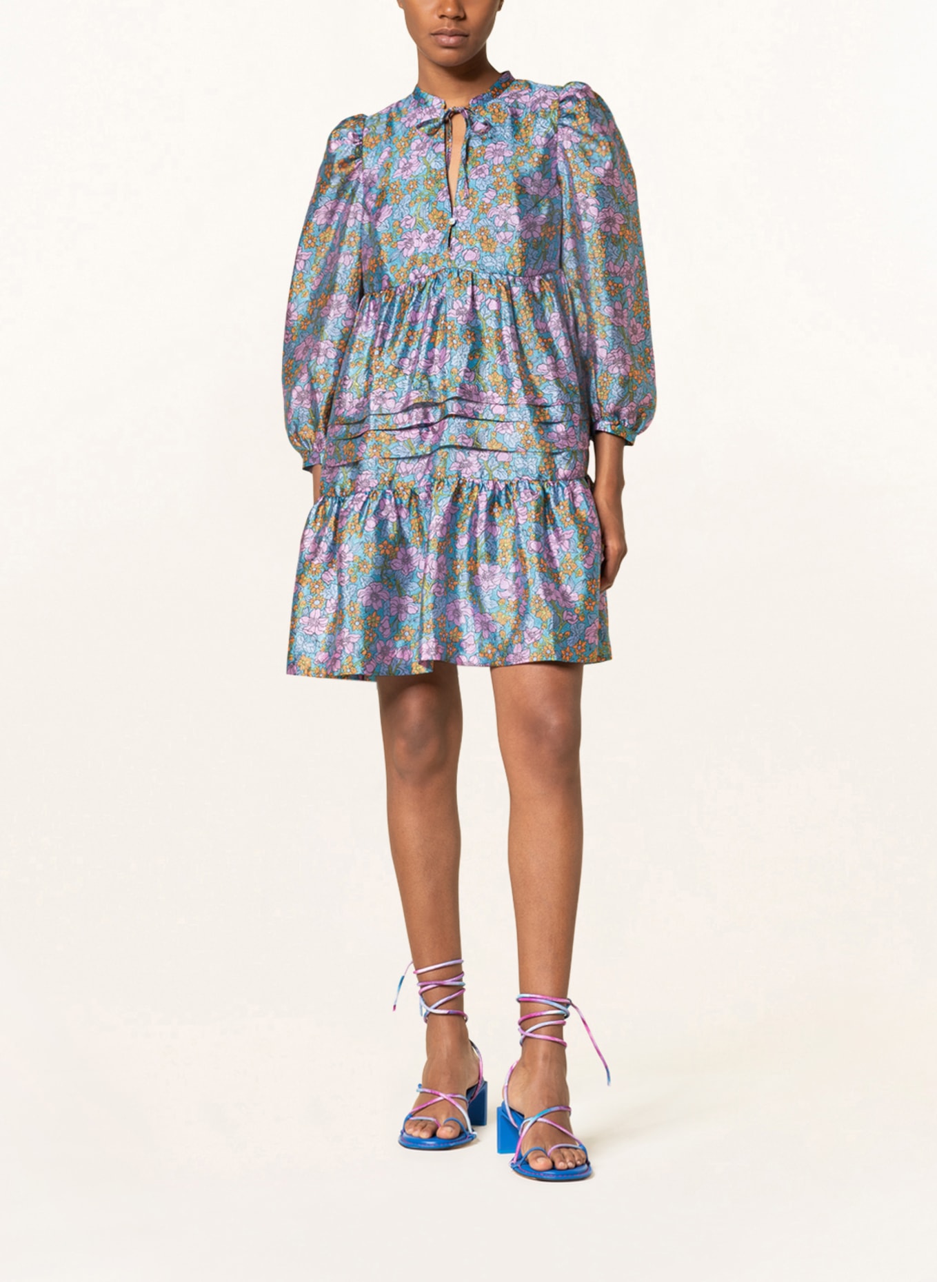 BAUM UND PFERDGARTEN Kleid ARVILLA mit 3/4-Arm, Farbe: HELLBLAU/ ORANGE/ HELLLILA (Bild 2)