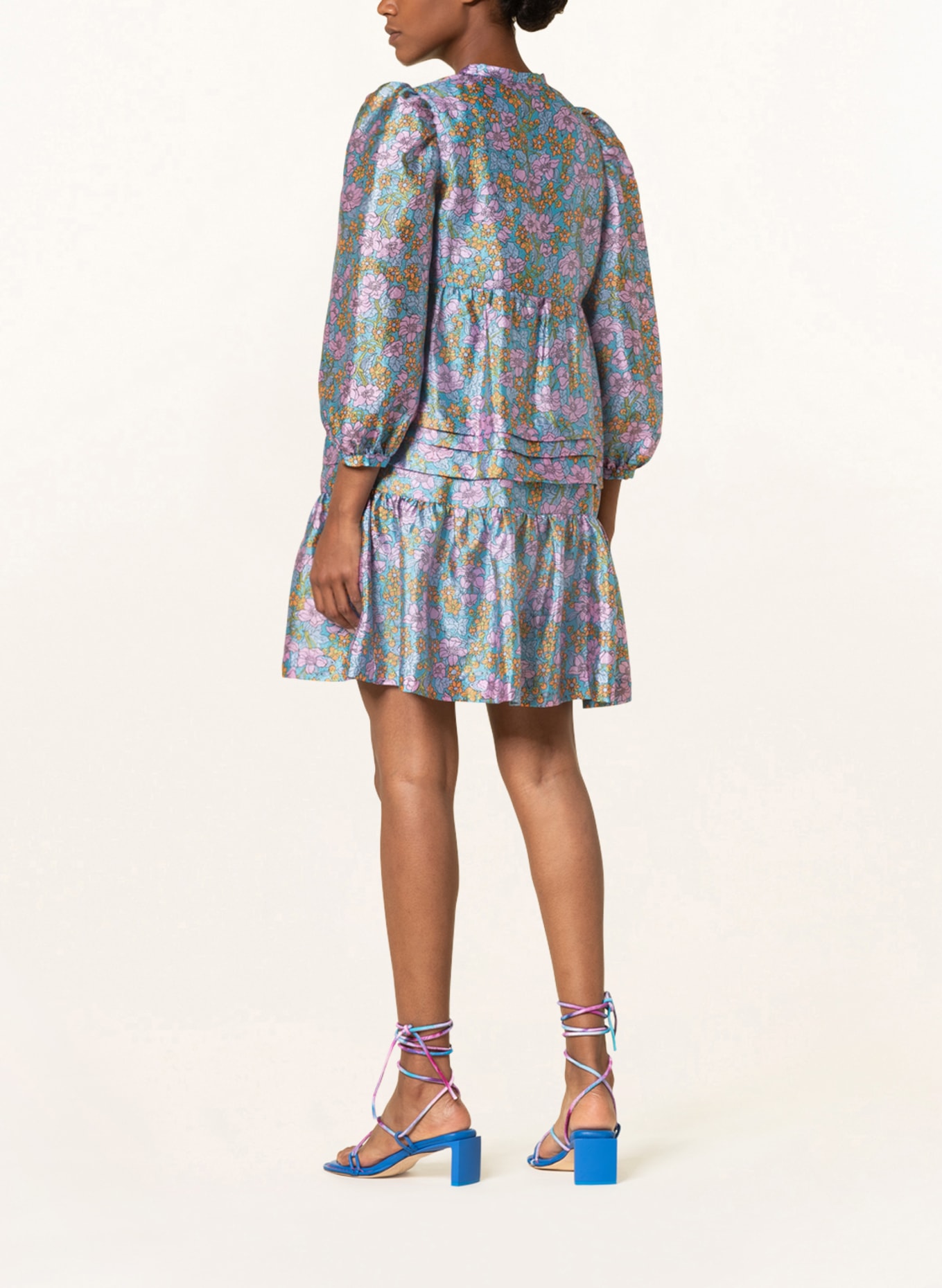 BAUM UND PFERDGARTEN Kleid ARVILLA mit 3/4-Arm, Farbe: HELLBLAU/ ORANGE/ HELLLILA (Bild 3)