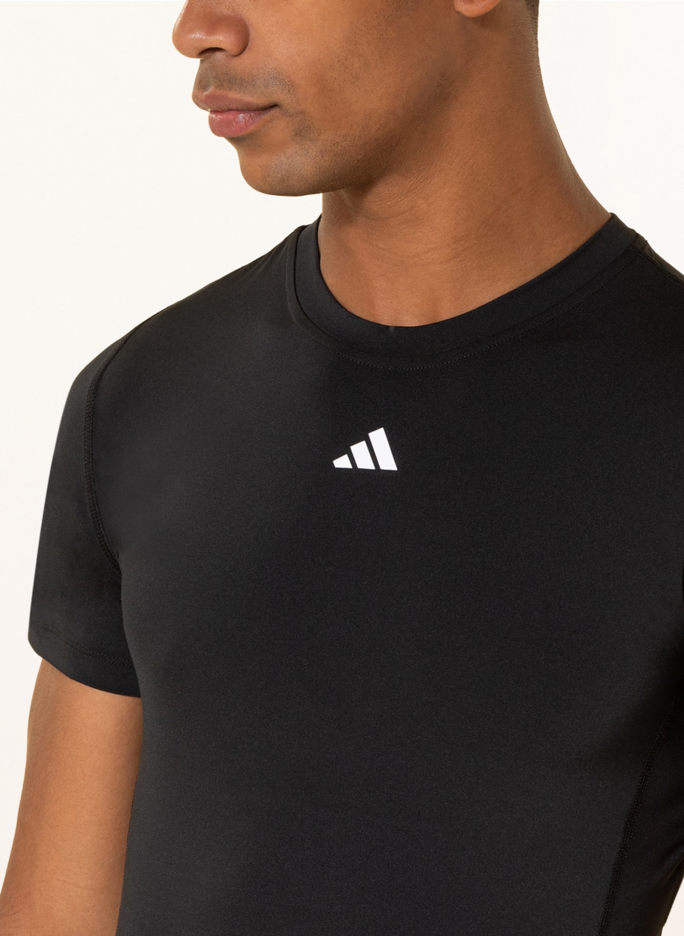 adidas T-Shirt TECH FIT TRAINING, Farbe: SCHWARZ (Bild 4)