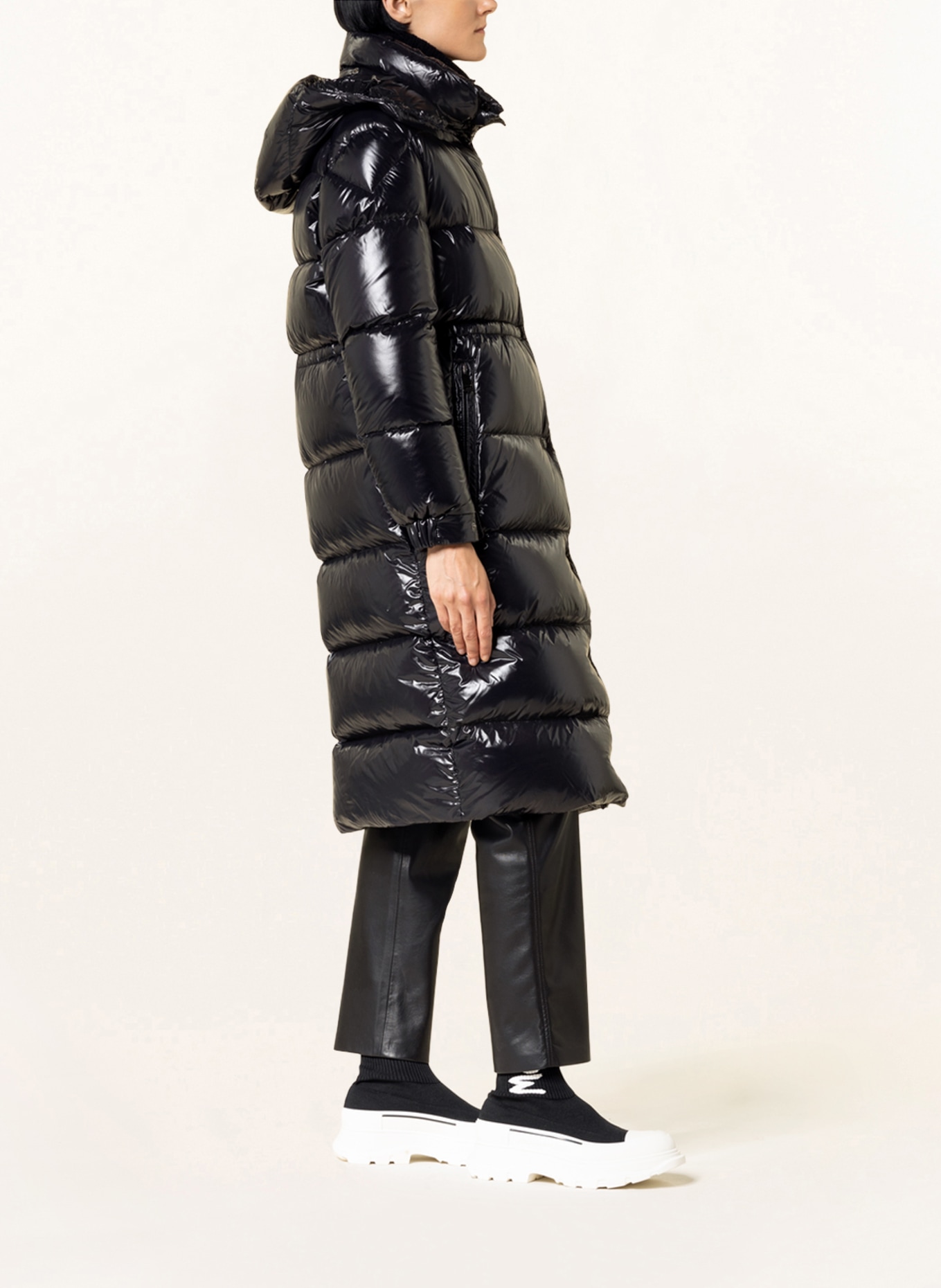 MONCLER Péřový kabát CAVETTAZ s odnímatelnou kapucí, Barva: ČERNÁ (Obrázek 4)