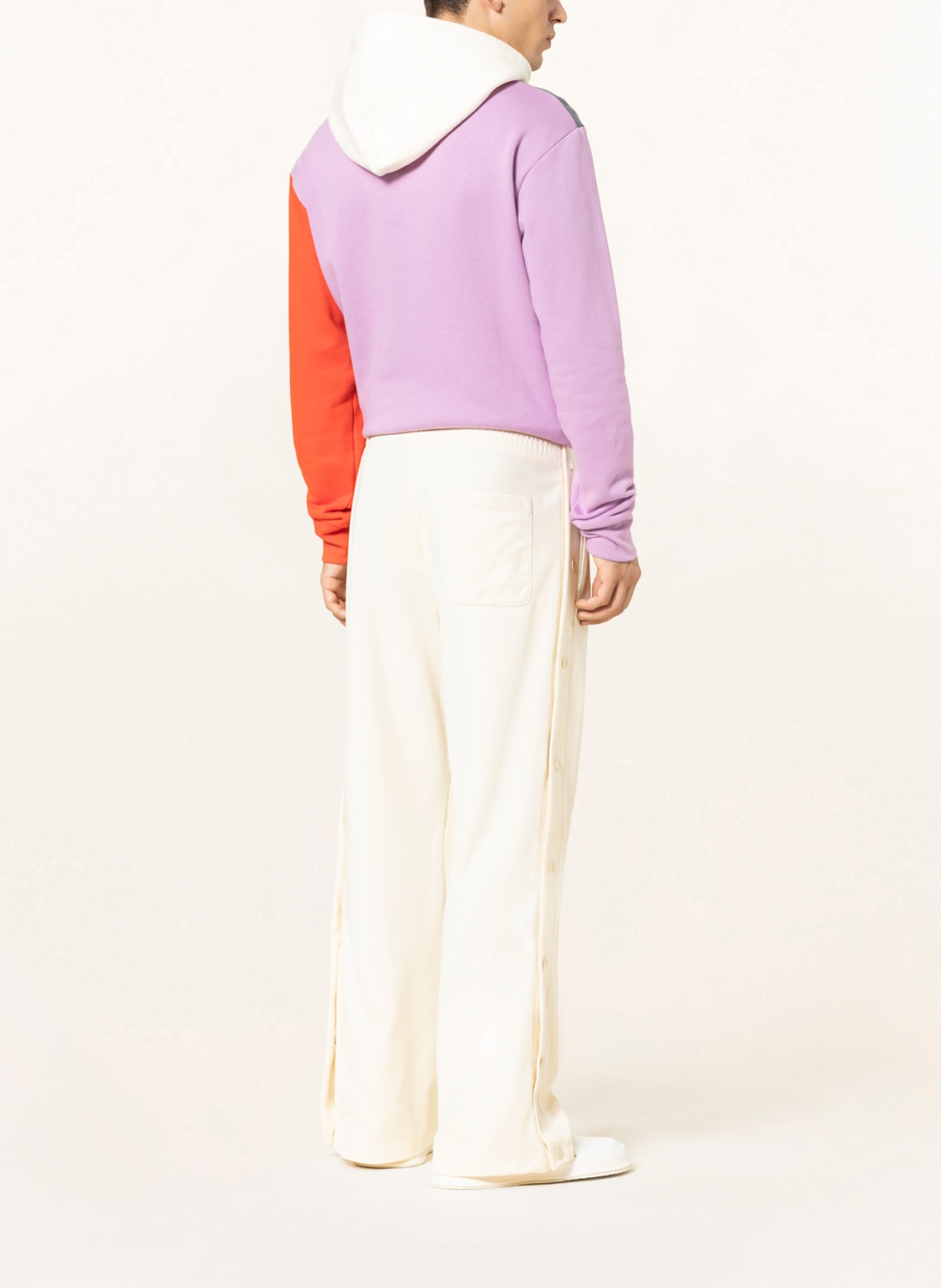 JW ANDERSON Spodnie w stylu dresowym regular fit , Kolor: ECRU (Obrazek 3)