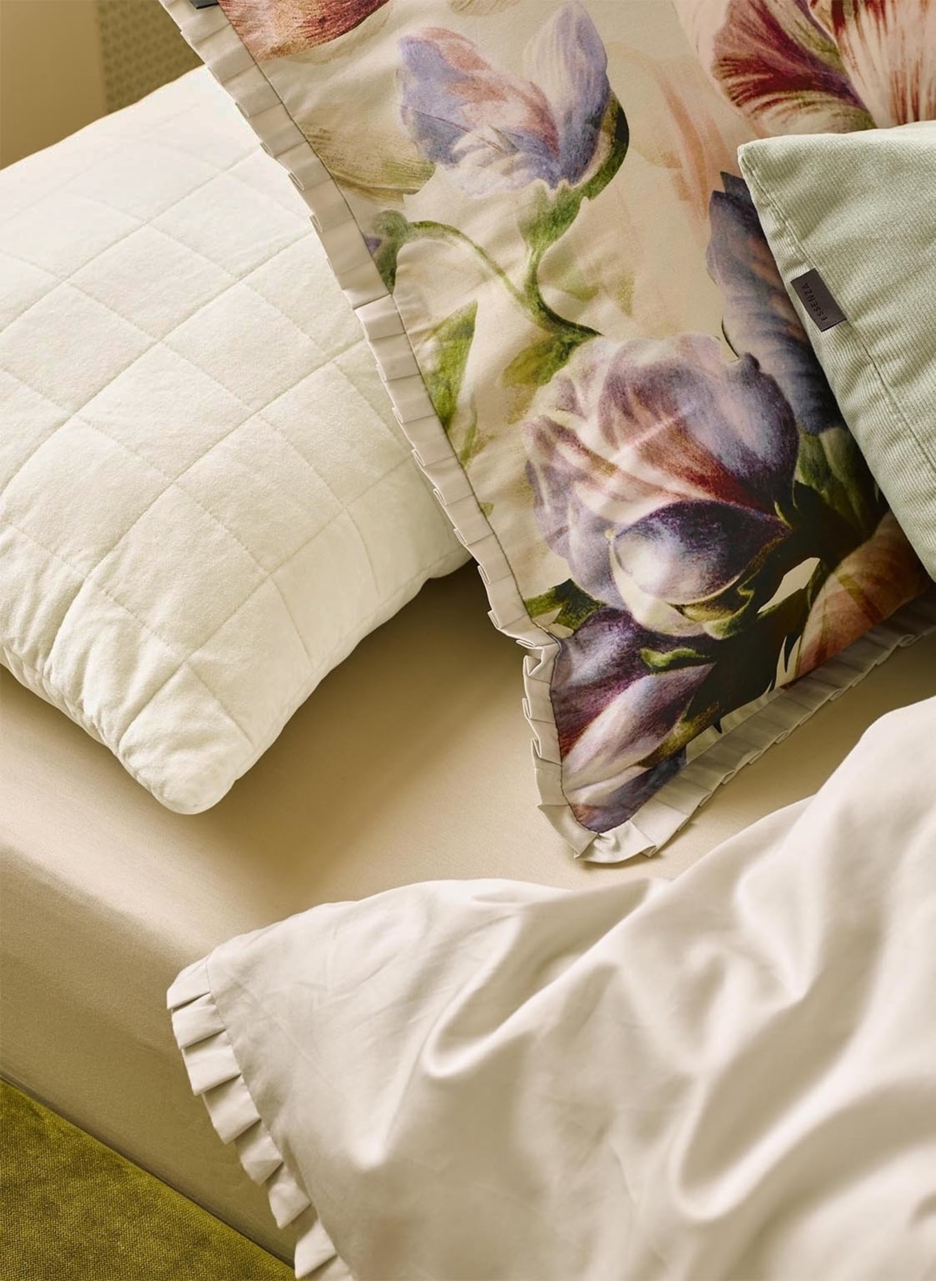 ESSENZA Velvet decorative cushion JULIA, Color: BEIGE (Image 2)