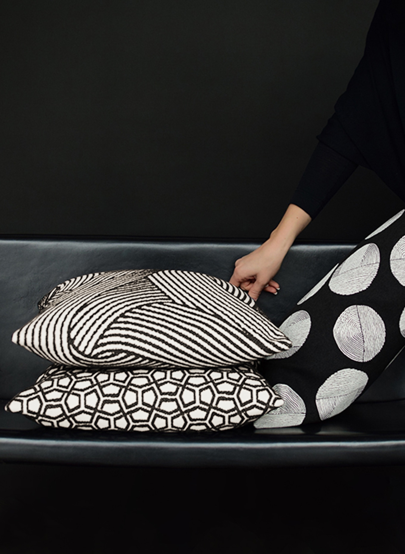 ROHLEDER Dekokissen ORIGAMI: CREME / SCHWARZ