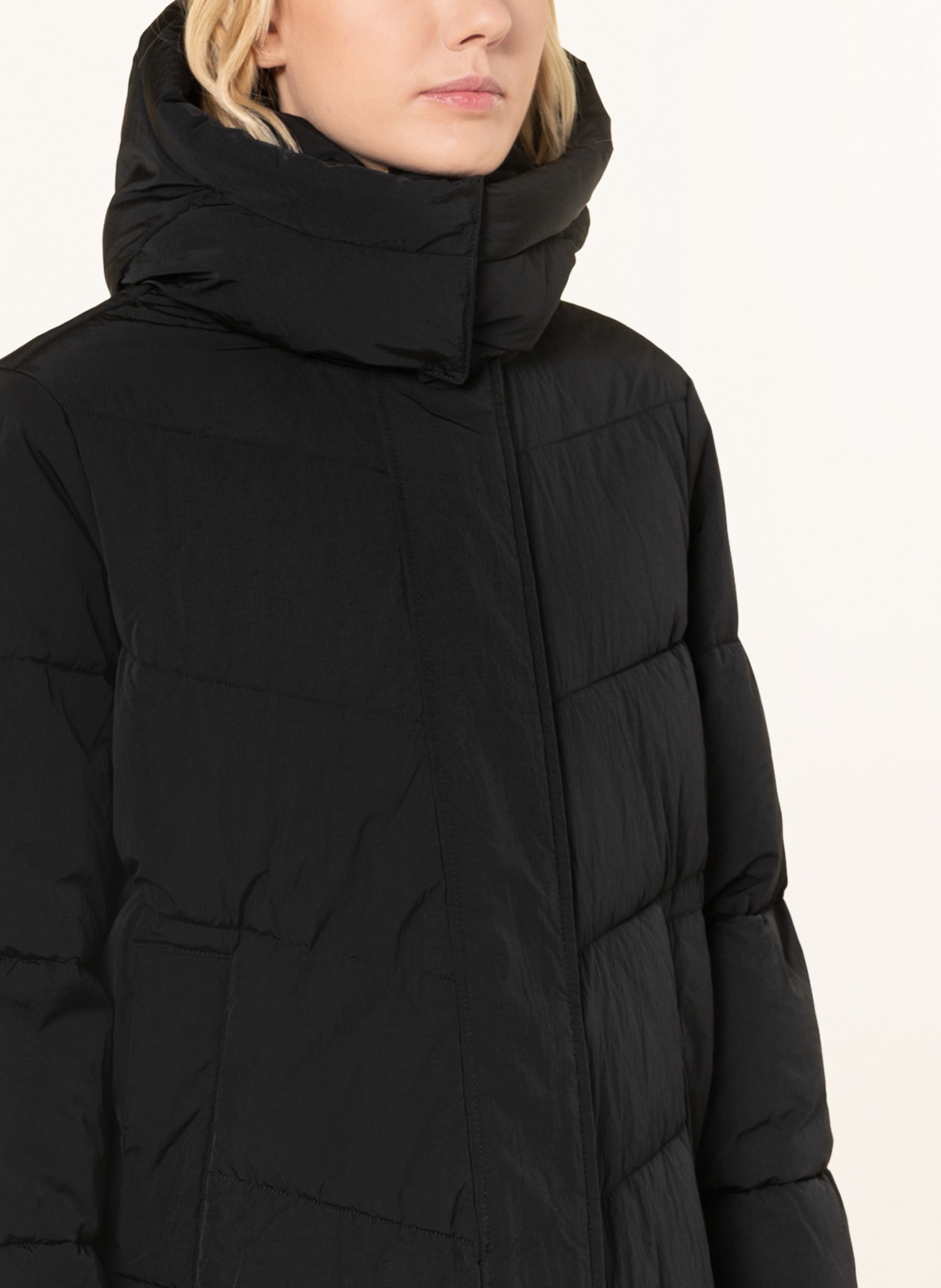 Calvin Klein Prošívaný kabát s odnímatelnou kapucí, Barva: ČERNÁ (Obrázek 5)