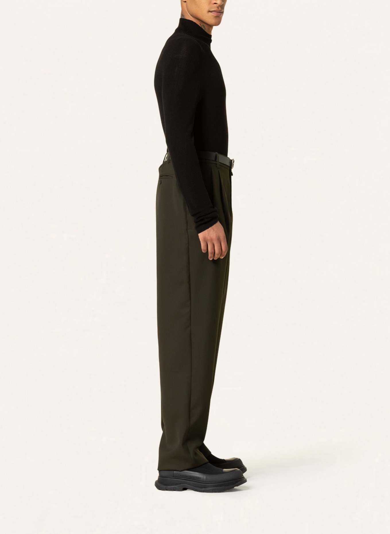 032c Spodnie z piki regular fit , Kolor: OLIWKOWY (Obrazek 4)