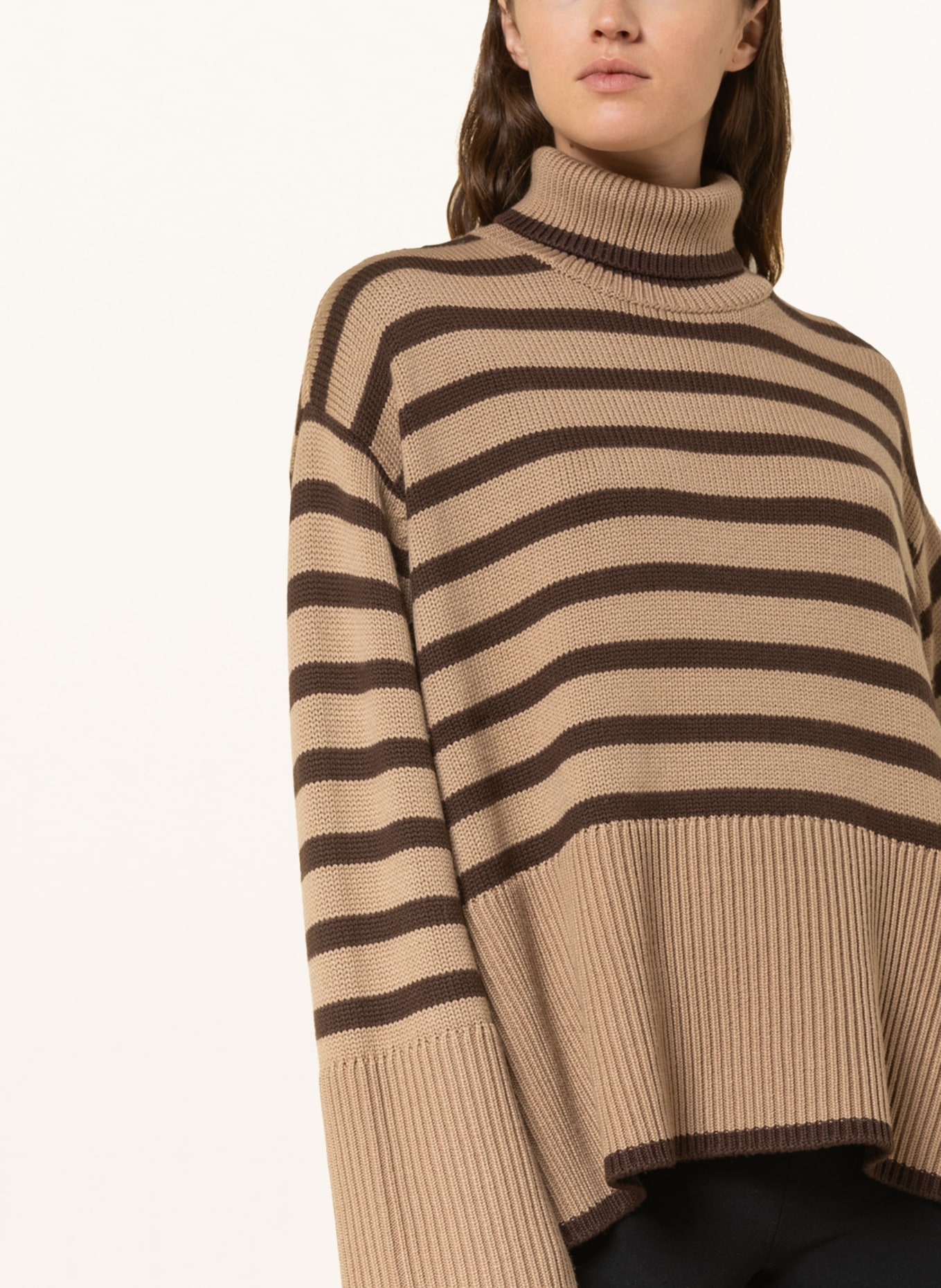 TOTEME Oversized turtleneck sweater, Color: BROWN/ COGNAC (Image 4)