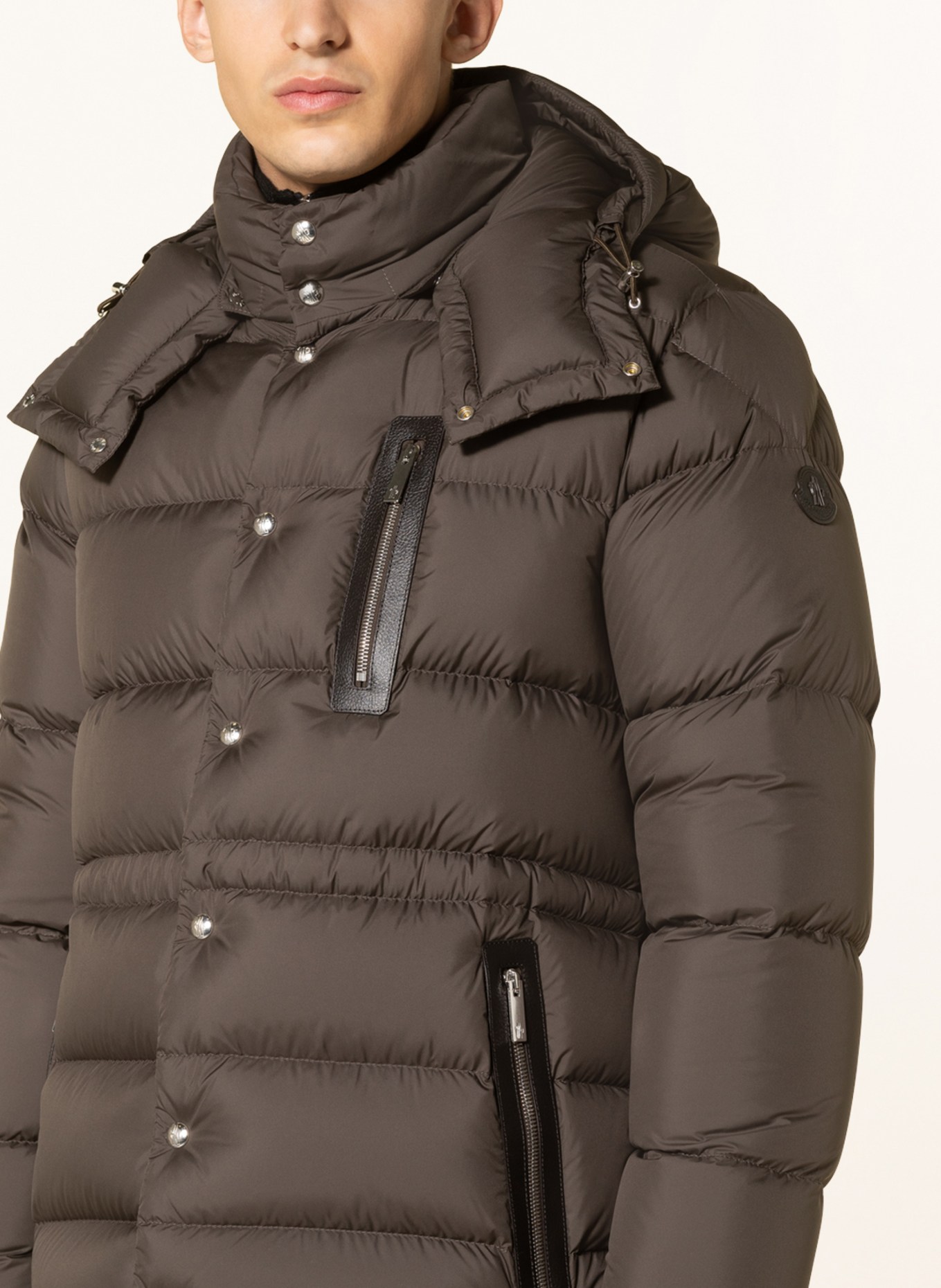 MONCLER Péřová bunda BAUGES s odnímatelnou kapucí, Barva: OLIVOVÁ (Obrázek 5)
