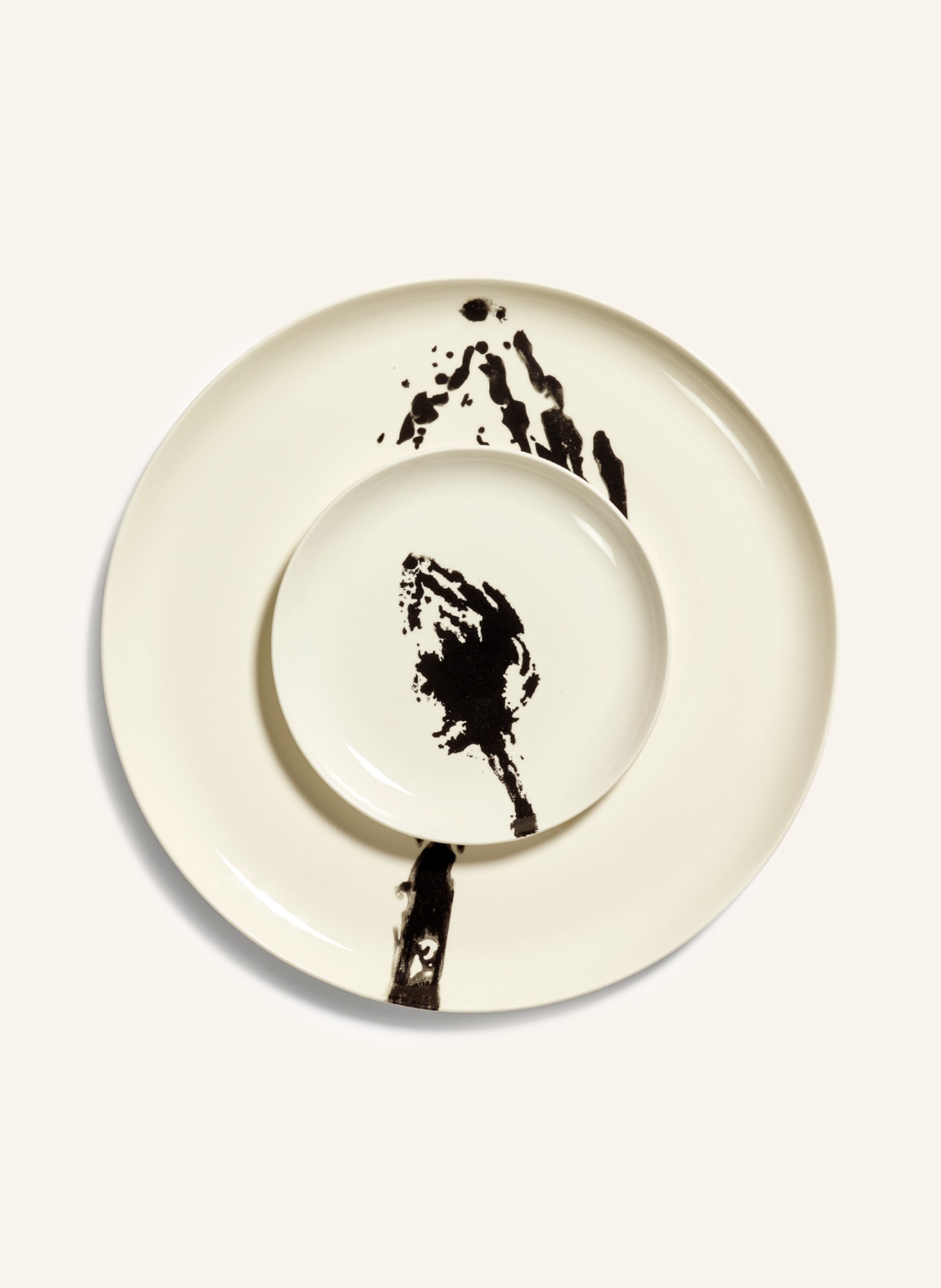 SERAX Set of 2 dessert plates FEAST, Color: CREAM/ BLACK (Image 2)