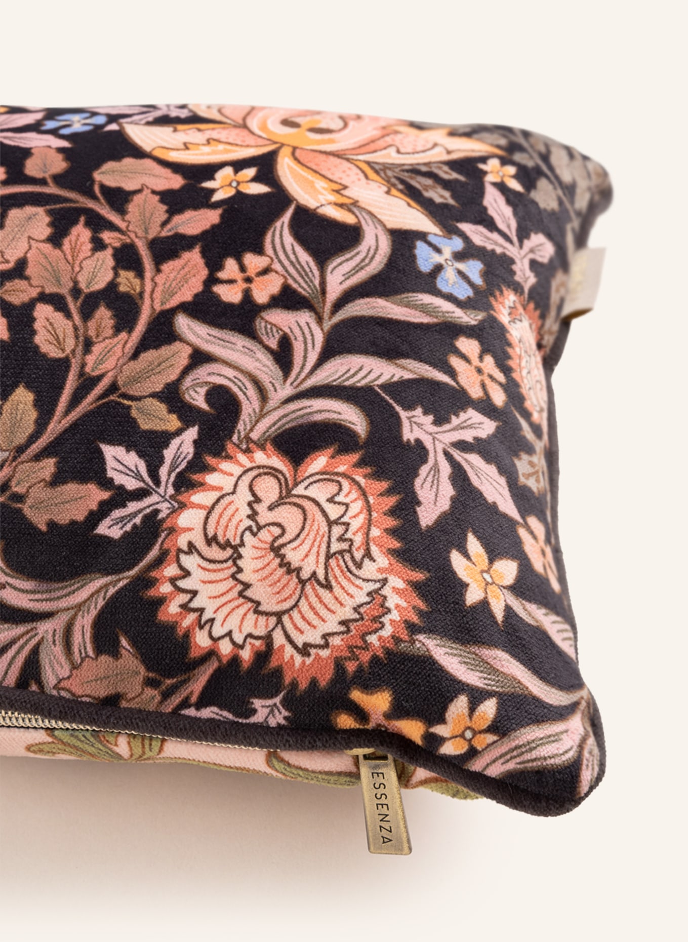 ESSENZA Dekoracyjna poszewka na poduszkę OPHELIA z aksamitu, Kolor: BLADORÓŻOWY/ ZIELONY (Obrazek 3)