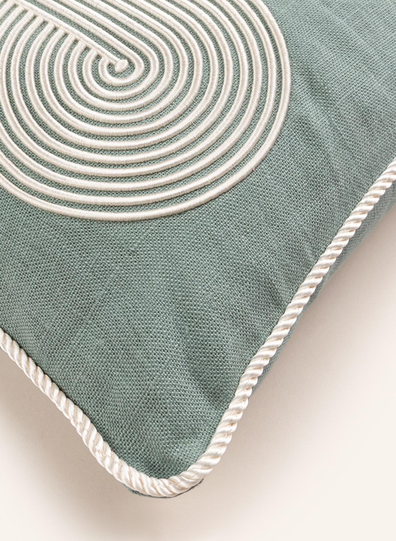 JONATHAN ADLER Linen decorative cushion POMPIDOU with down fill, Color: MINT (Image 3)