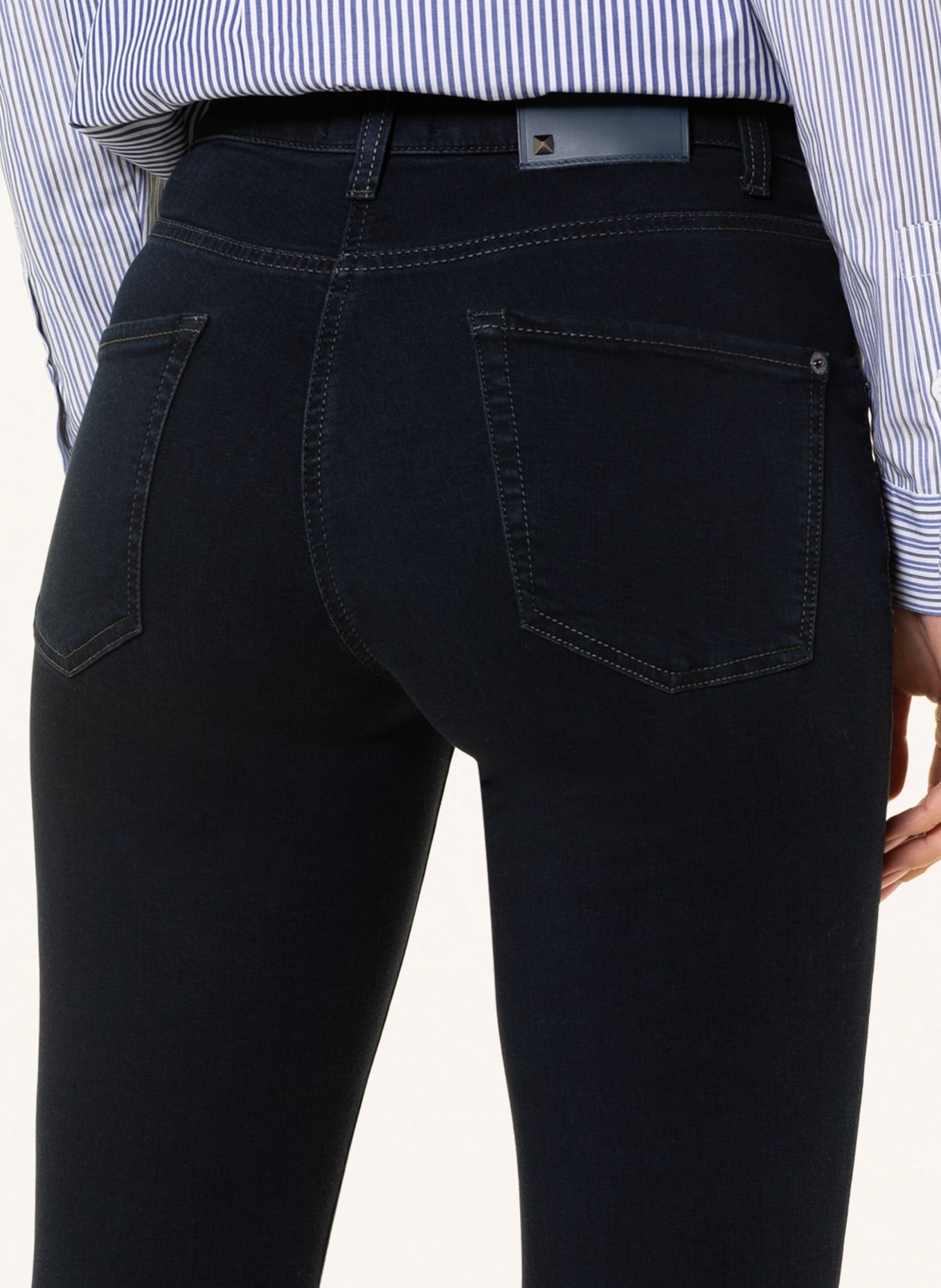 CAMBIO Skinny Jeans PINA mit Schmucksteinen, Farbe: 5412 cosy black overdye (Bild 5)