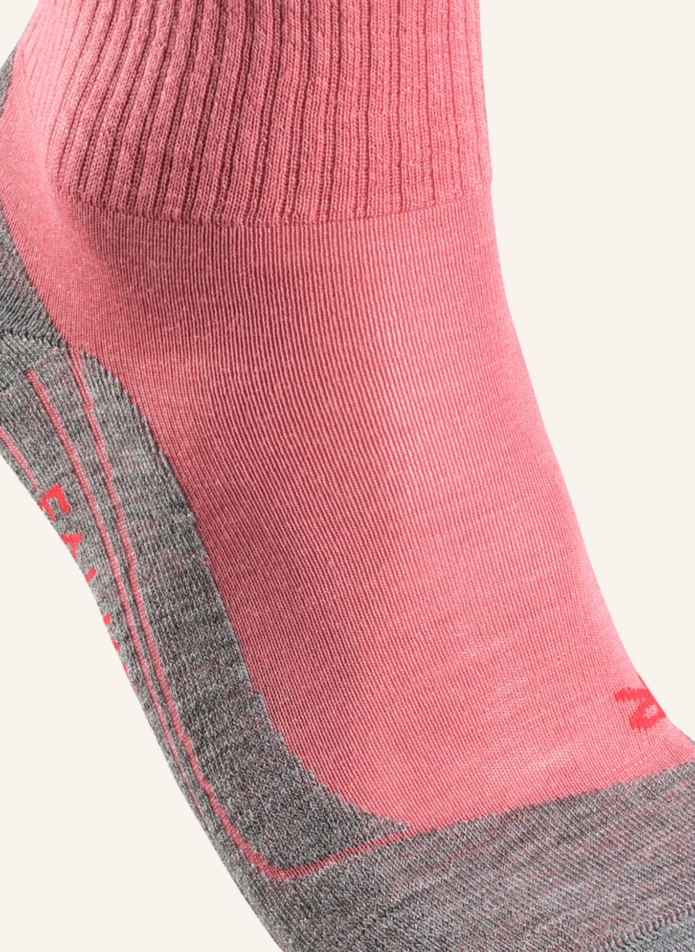 FALKE Trekking-Socken TK5 ULTRALIGHT, Farbe: 8215 mixed berry (Bild 3)