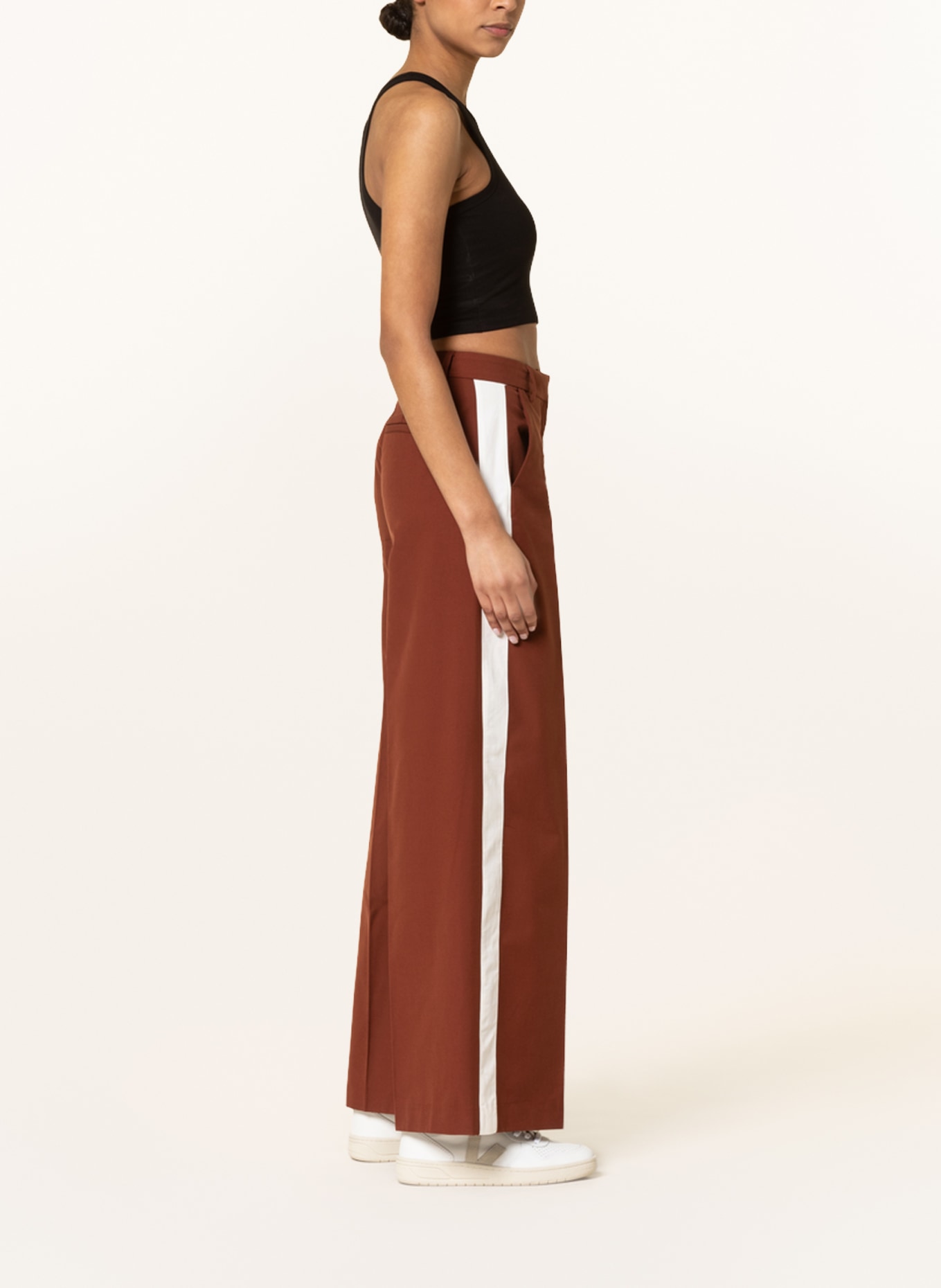 WEEKDAY Wide leg trousers CALLIE with tuxedo stripes, Color: BROWN/ ECRU (Image 4)
