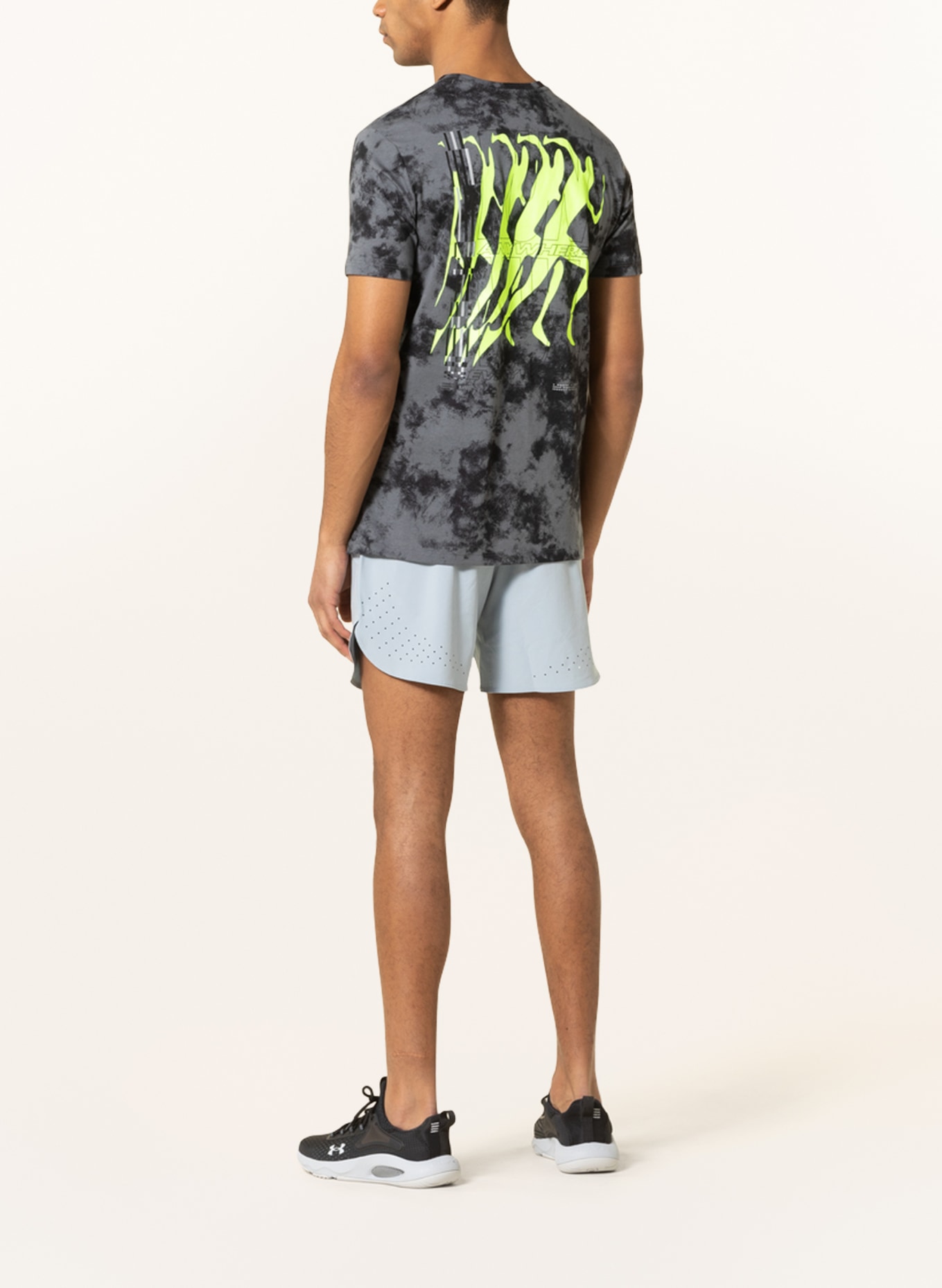 Under armour running apparel hotsell