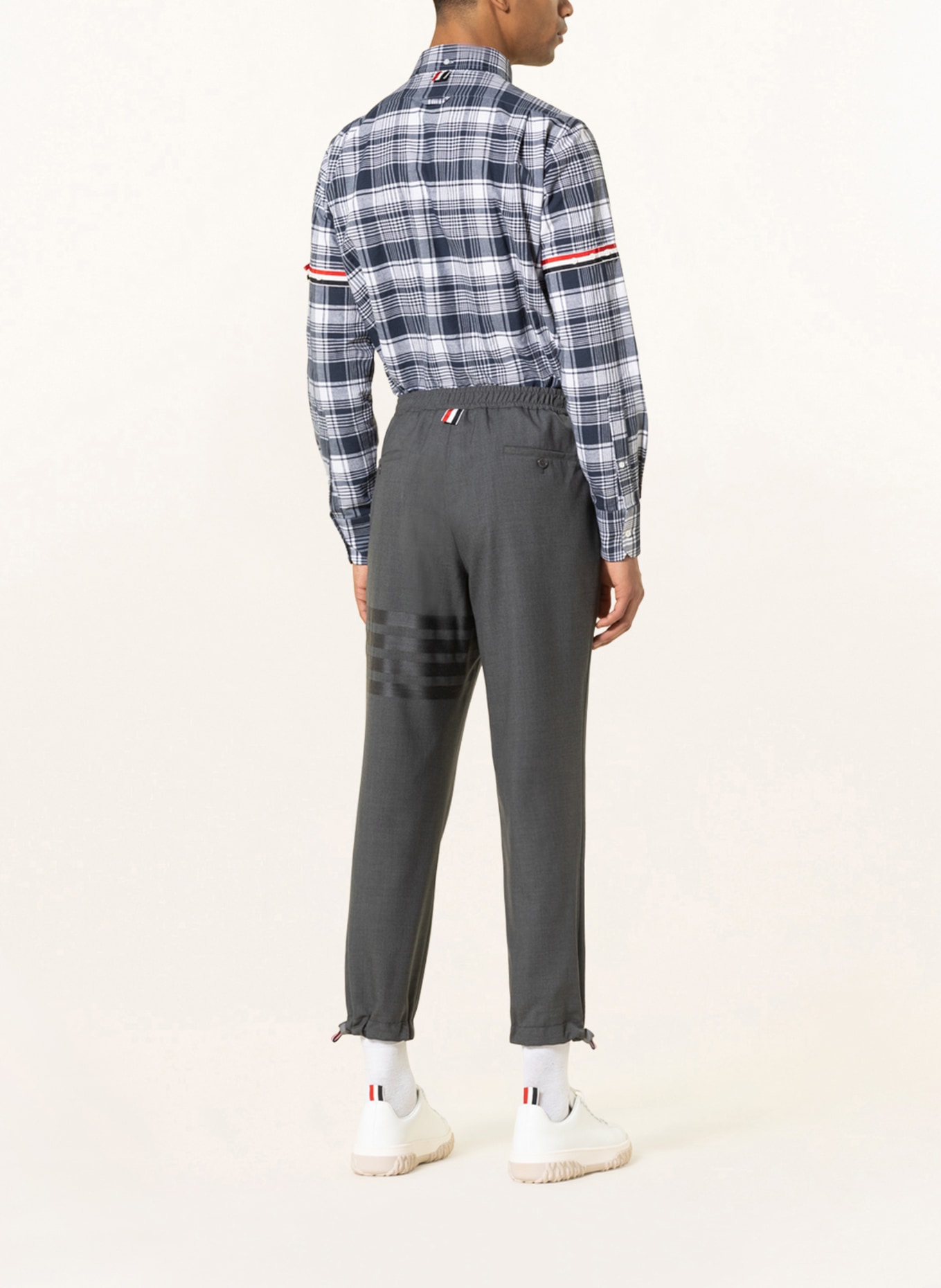 THOM BROWNE. Pants in jogger style extra slim fit, Color: DARK GRAY (Image 3)