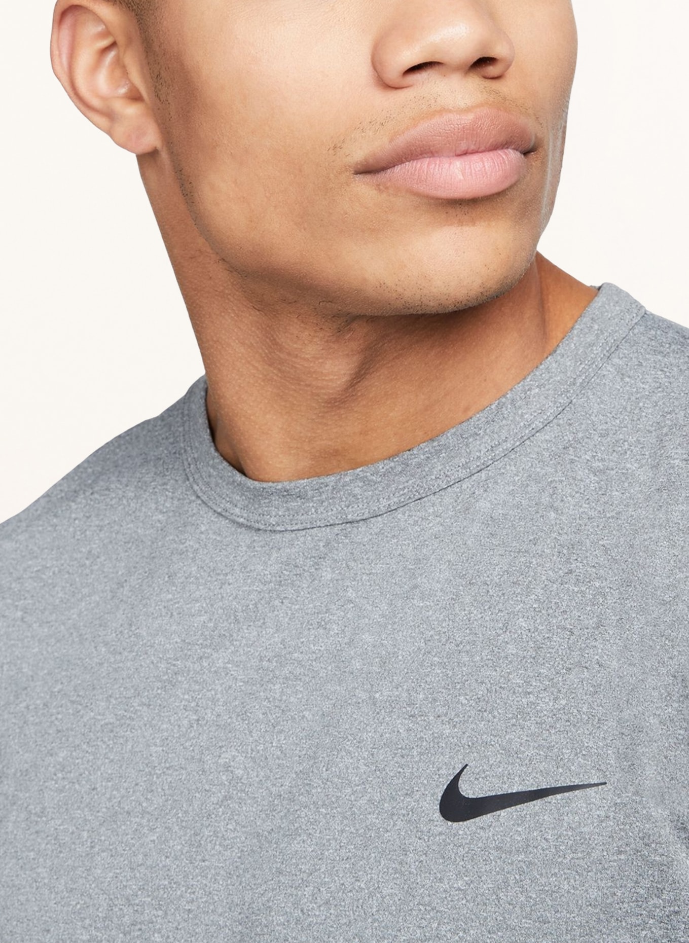 Nike T-Shirt HYVERSE, Farbe: GRAU (Bild 4)