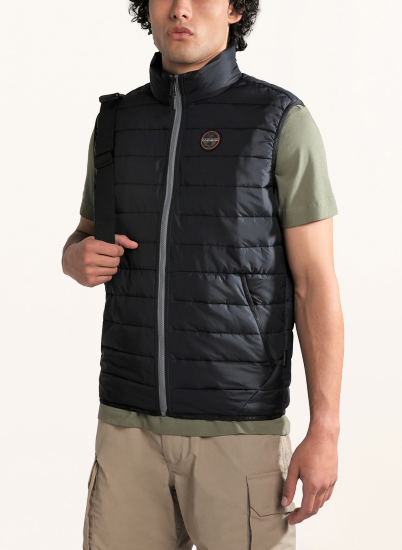NAPAPIJRI Quilted vest ACALMAR, Color: BLACK (Image 2)